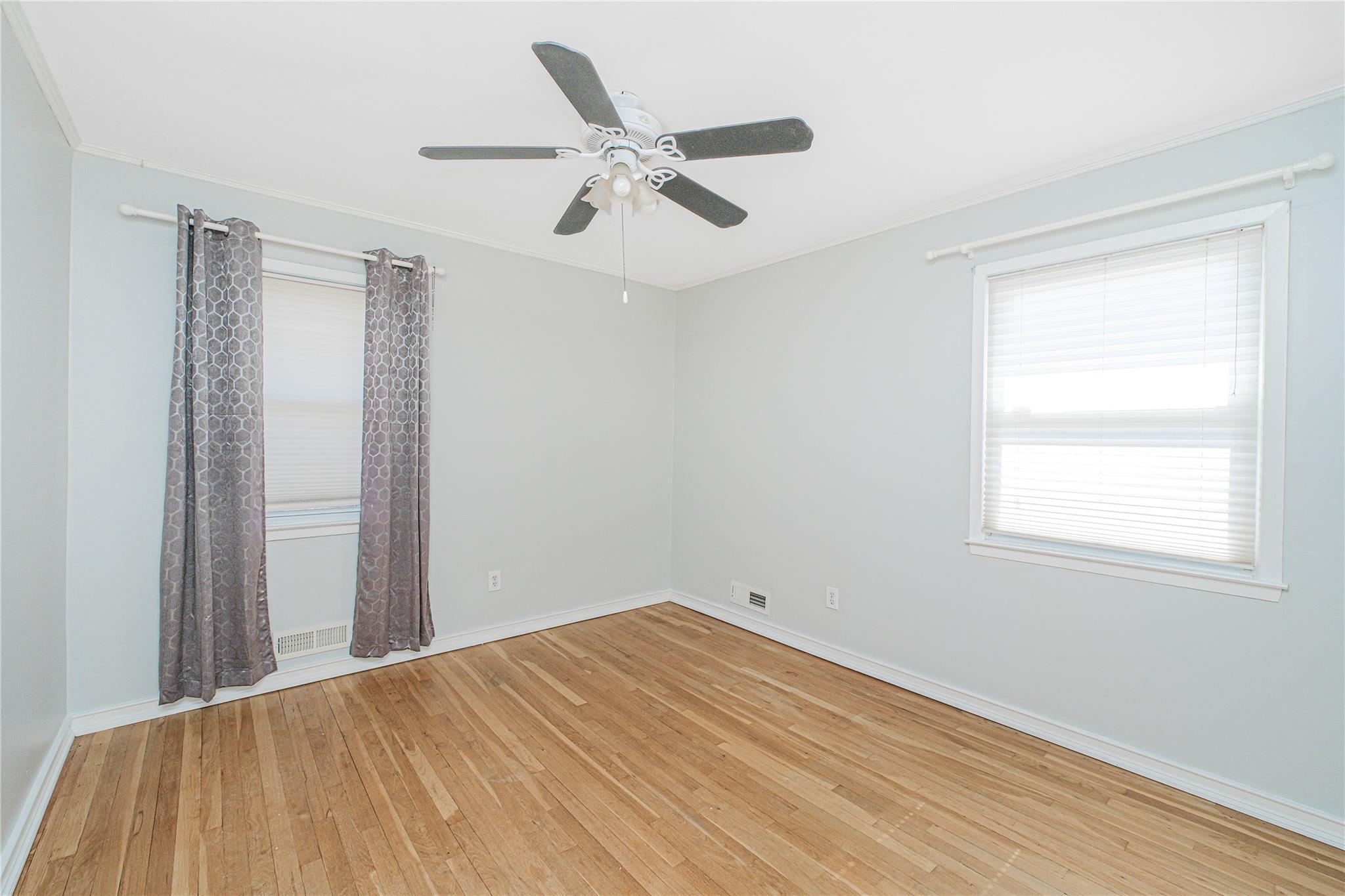Single Family Vincent Ave  Staten Island, NY 10306, MLS-851823-25