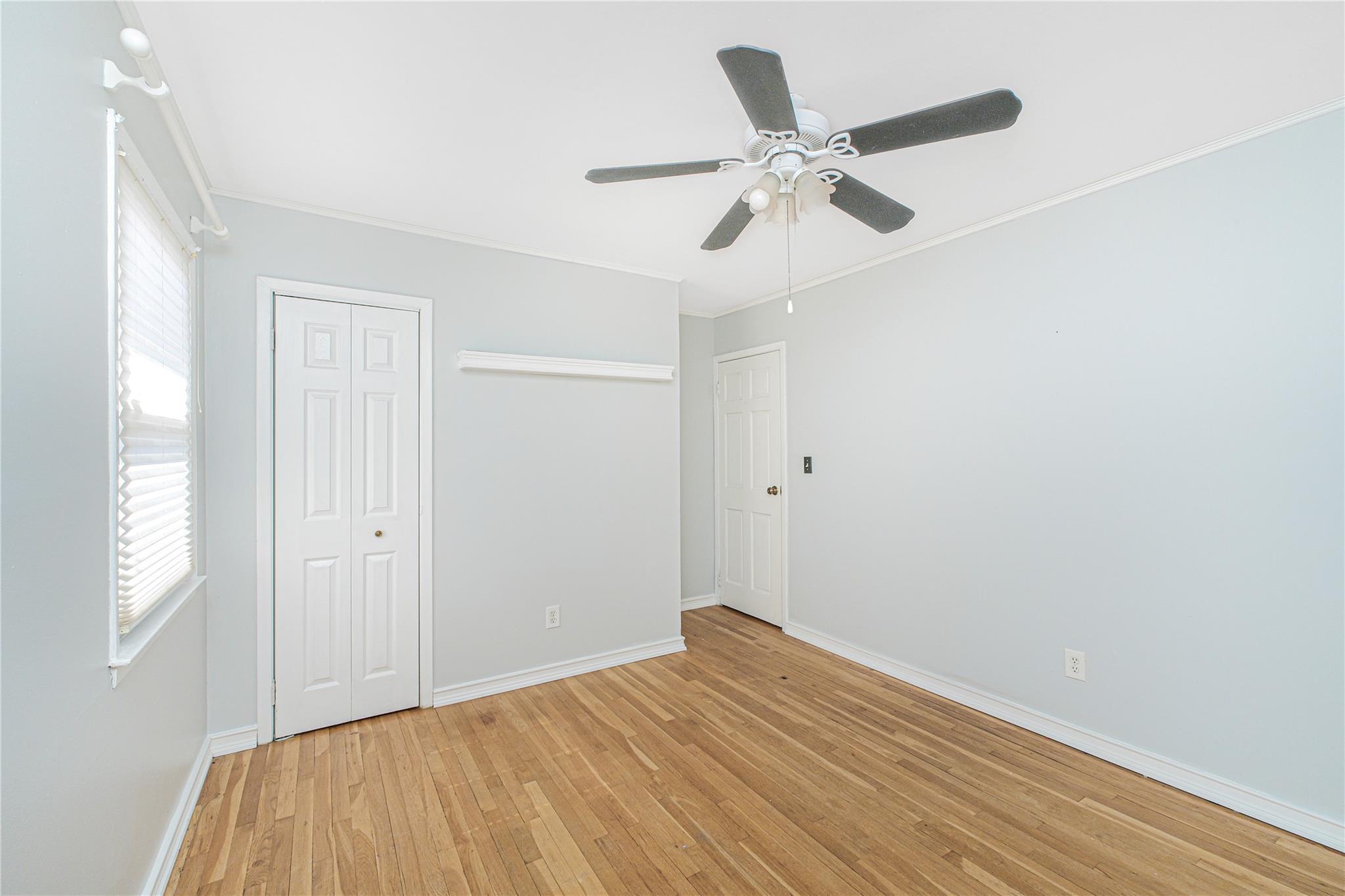 Single Family Vincent Ave  Staten Island, NY 10306, MLS-851823-26