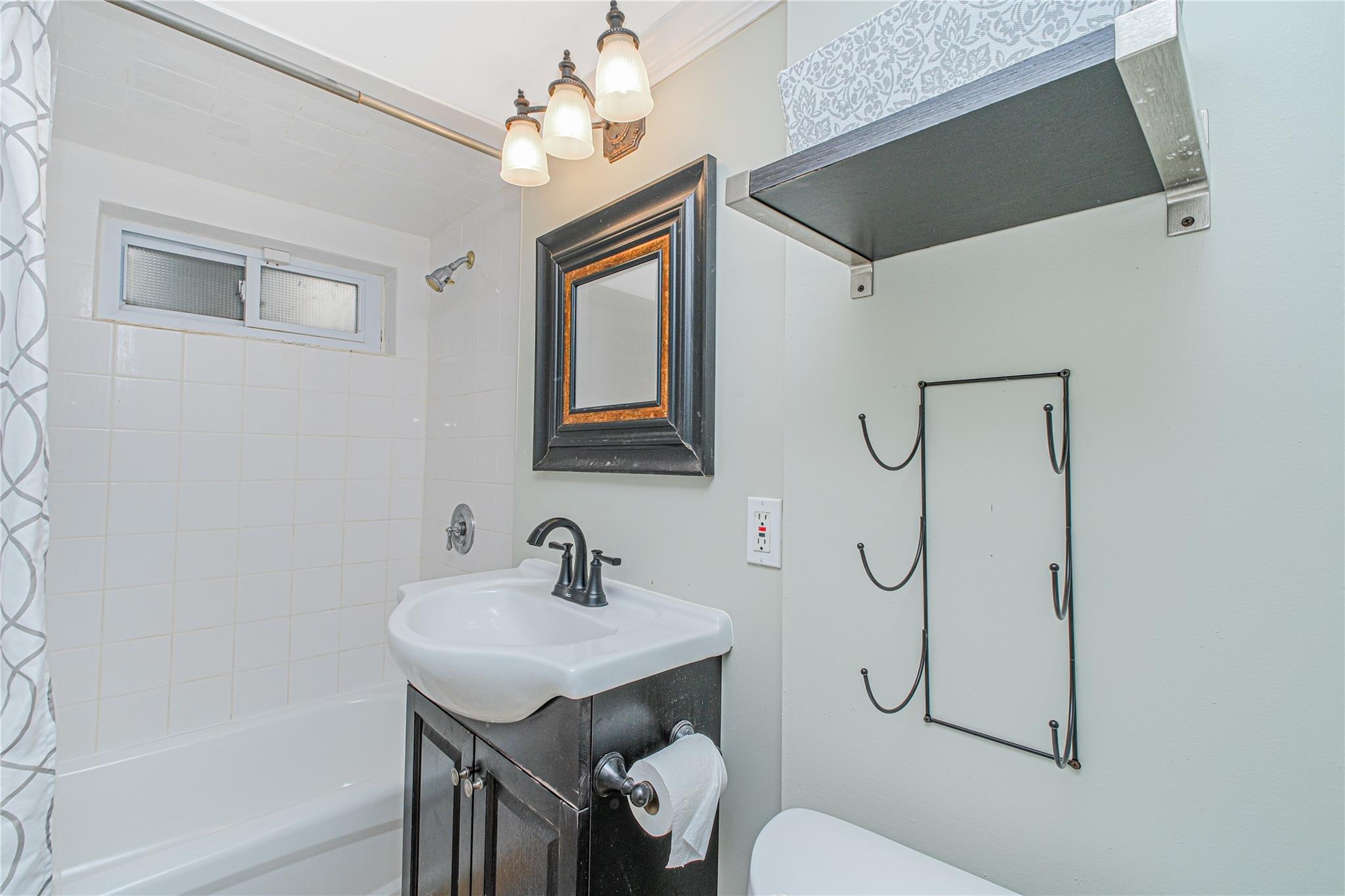 Single Family Vincent Ave  Staten Island, NY 10306, MLS-851823-3