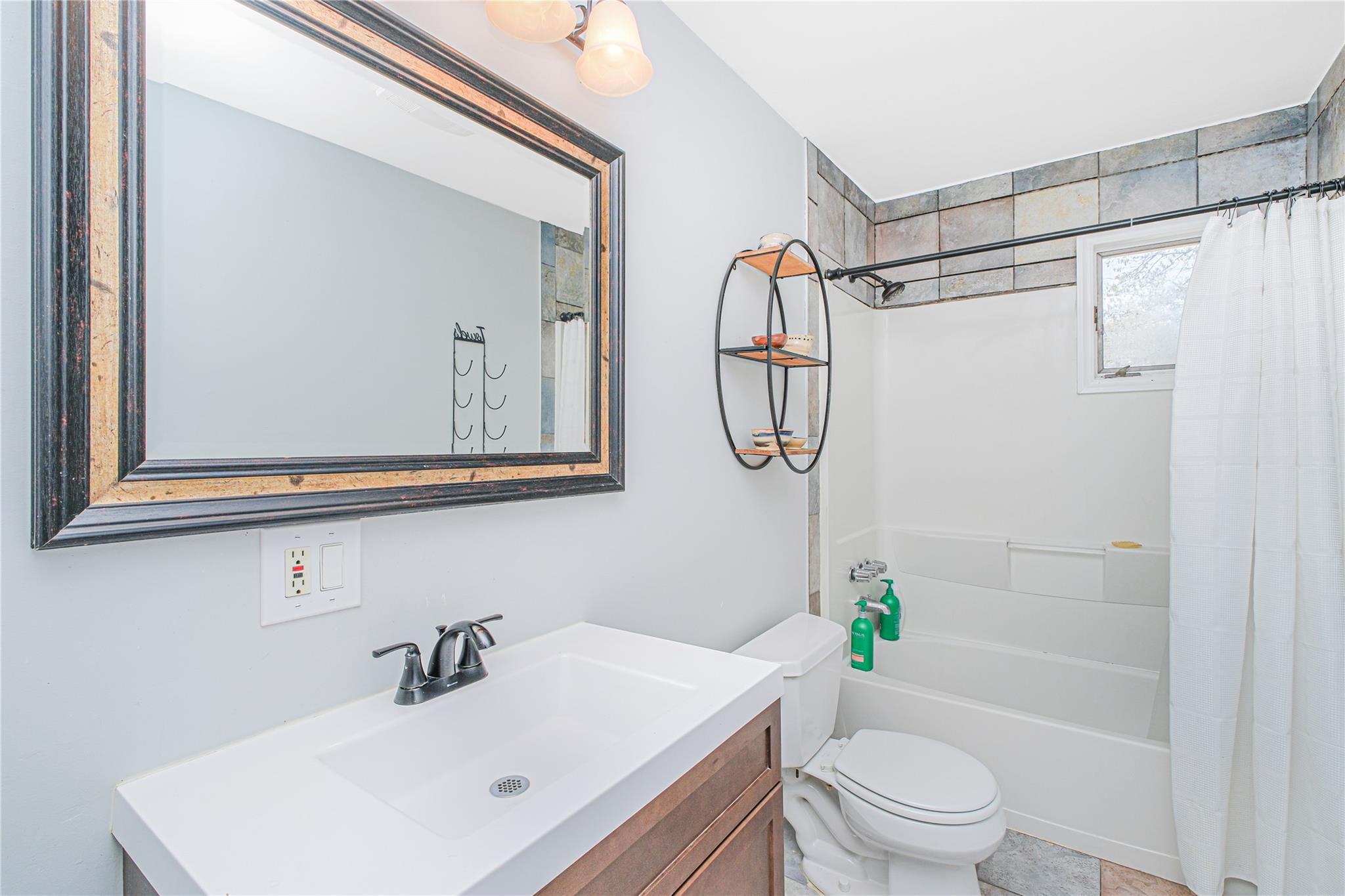 Single Family Vincent Ave  Staten Island, NY 10306, MLS-851823-33