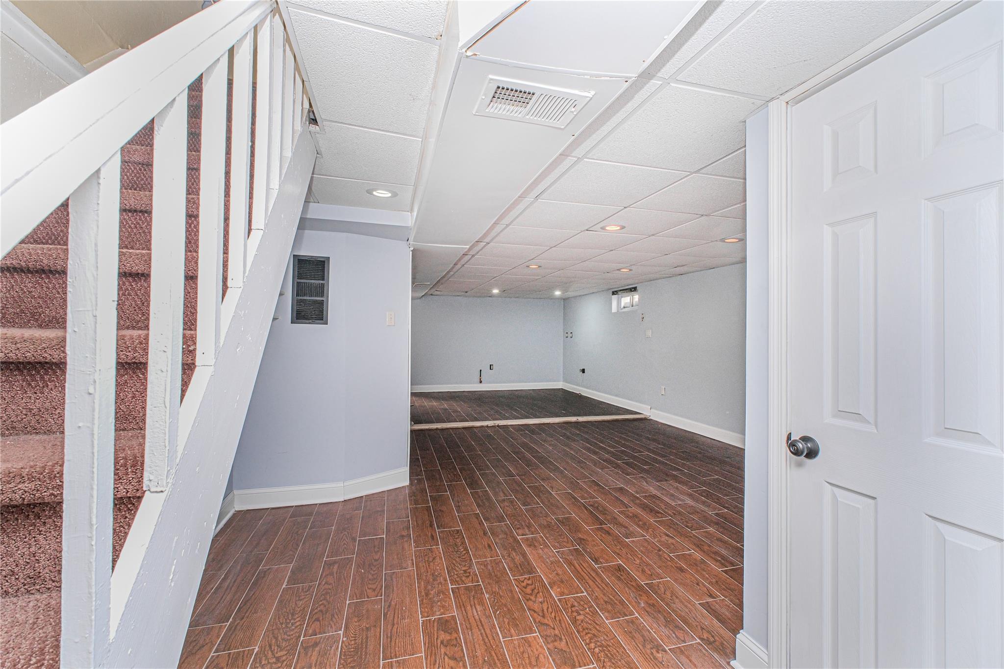 Single Family Vincent Ave  Staten Island, NY 10306, MLS-851823-34