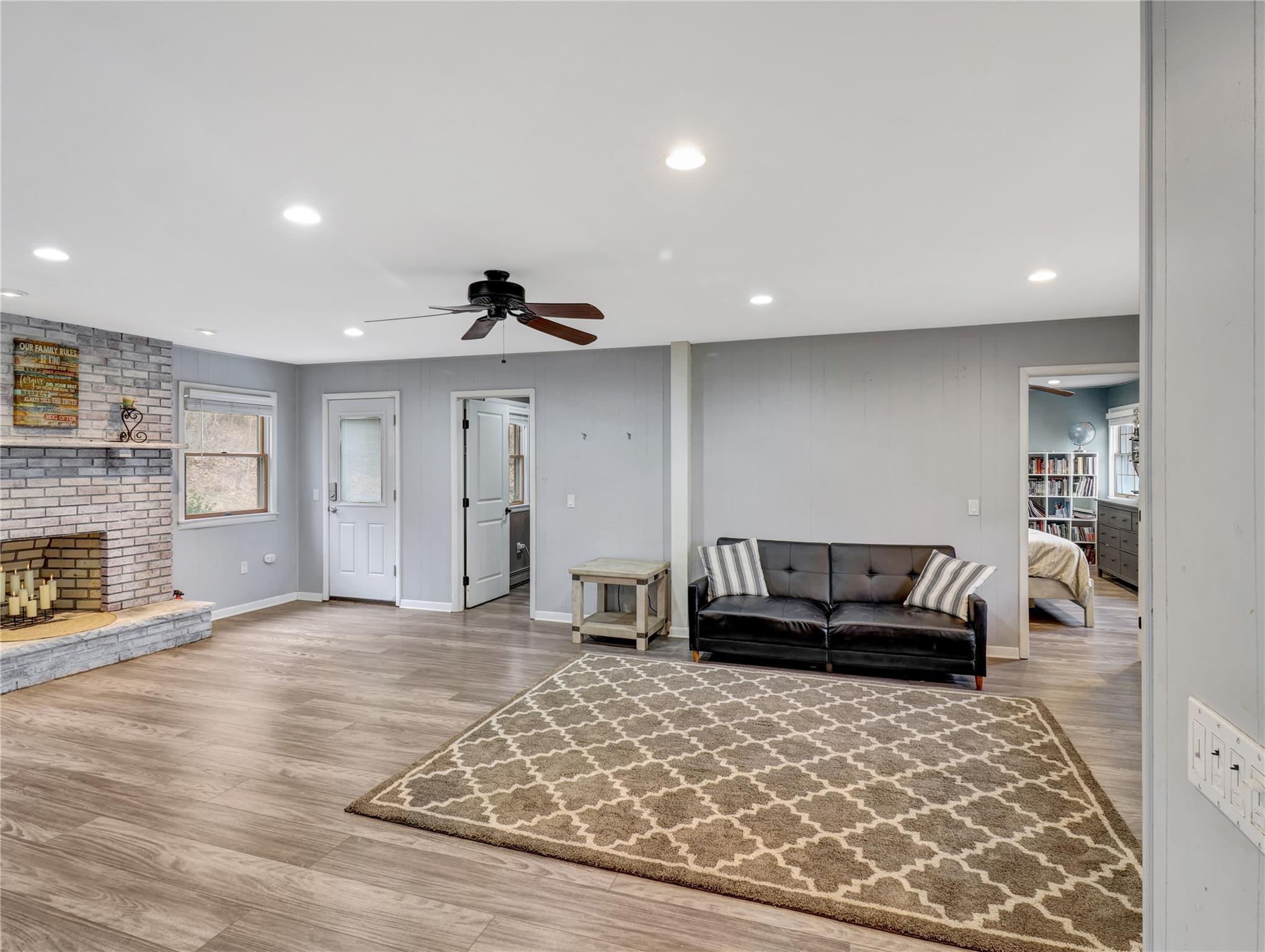 Single Family Farview  Dutchess County, NY 12533, MLS-851827-31