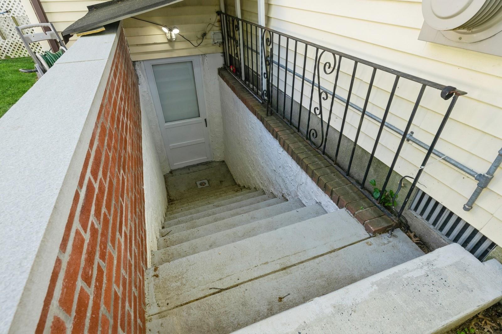 Single Family Webster  Nassau County, NY 11001, MLS-851844-25