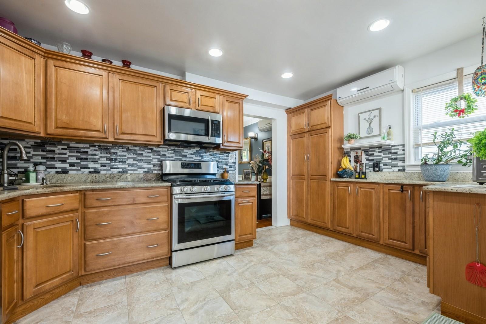 Single Family Webster  Nassau County, NY 11001, MLS-851844-6