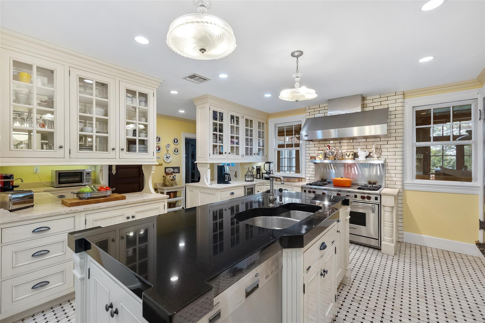 Single Family Beverly  Queens, NY 11363, MLS-851850-10