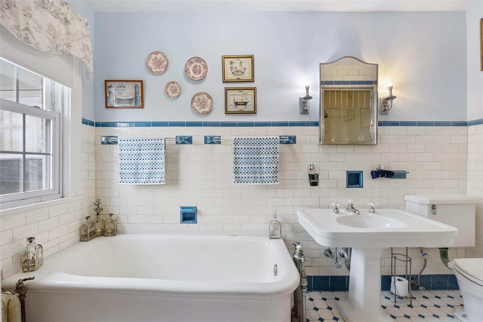 Single Family Beverly  Queens, NY 11363, MLS-851850-25