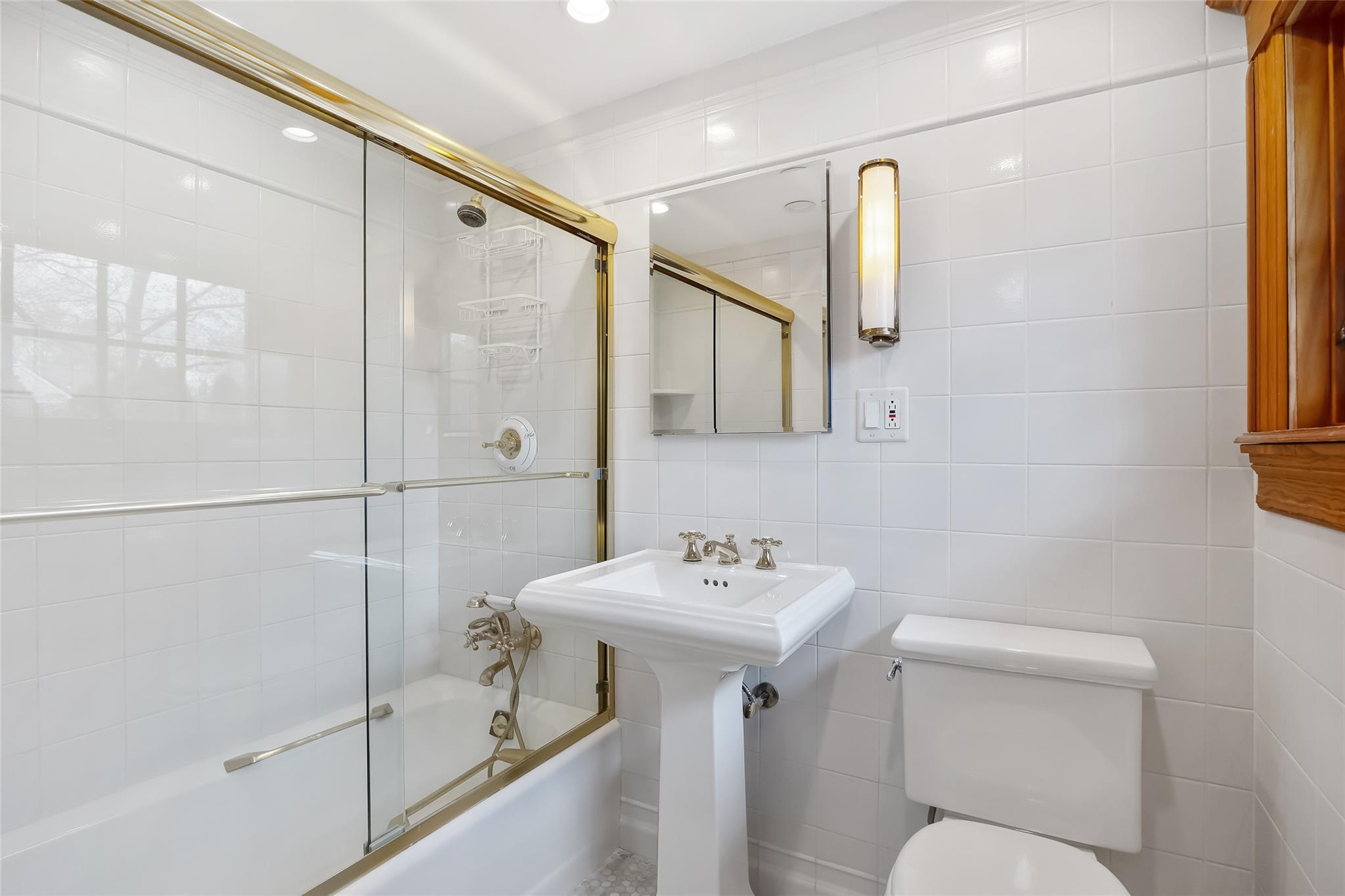 Single Family Beverly  Queens, NY 11363, MLS-851850-31