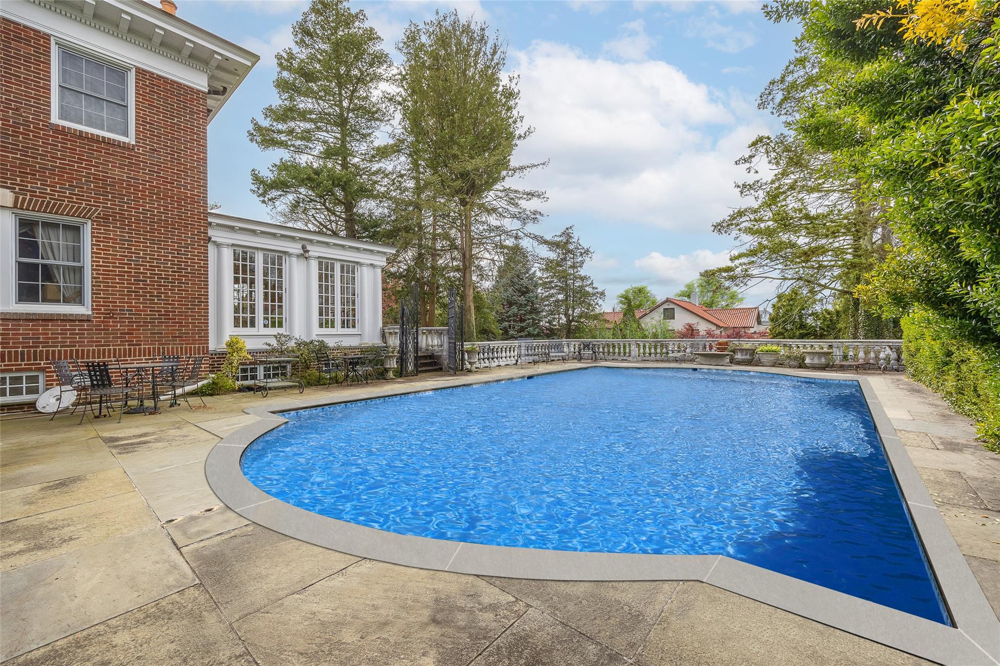 Single Family Beverly  Queens, NY 11363, MLS-851850-40