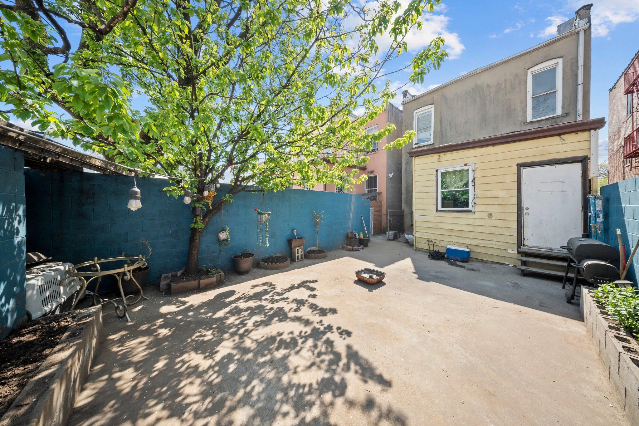 Single Family 104th  Queens, NY 11369, MLS-851864-21
