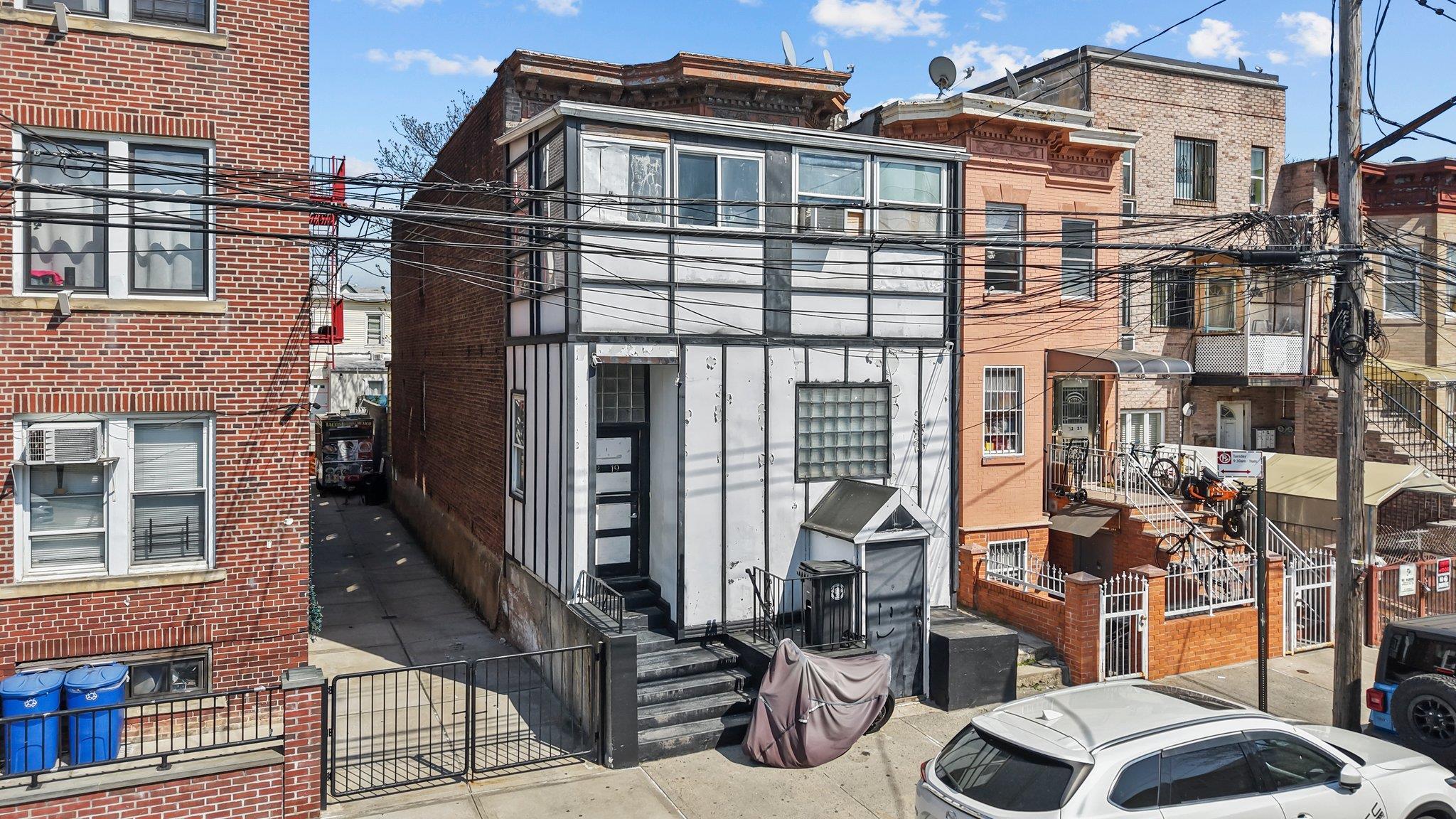 Single Family 104th  Queens, NY 11369, MLS-851864-22