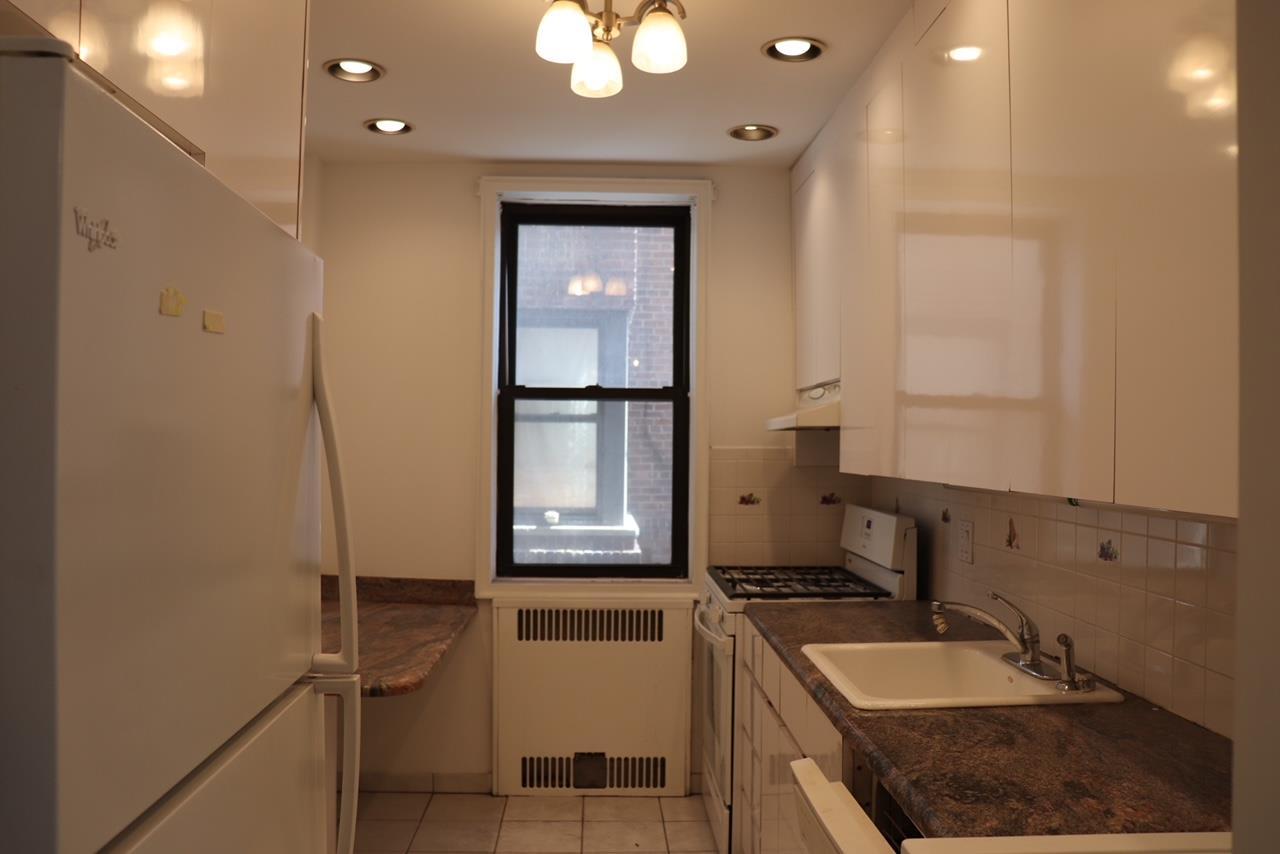 Coop Yellowstone  Queens, NY 11375, MLS-851873-10