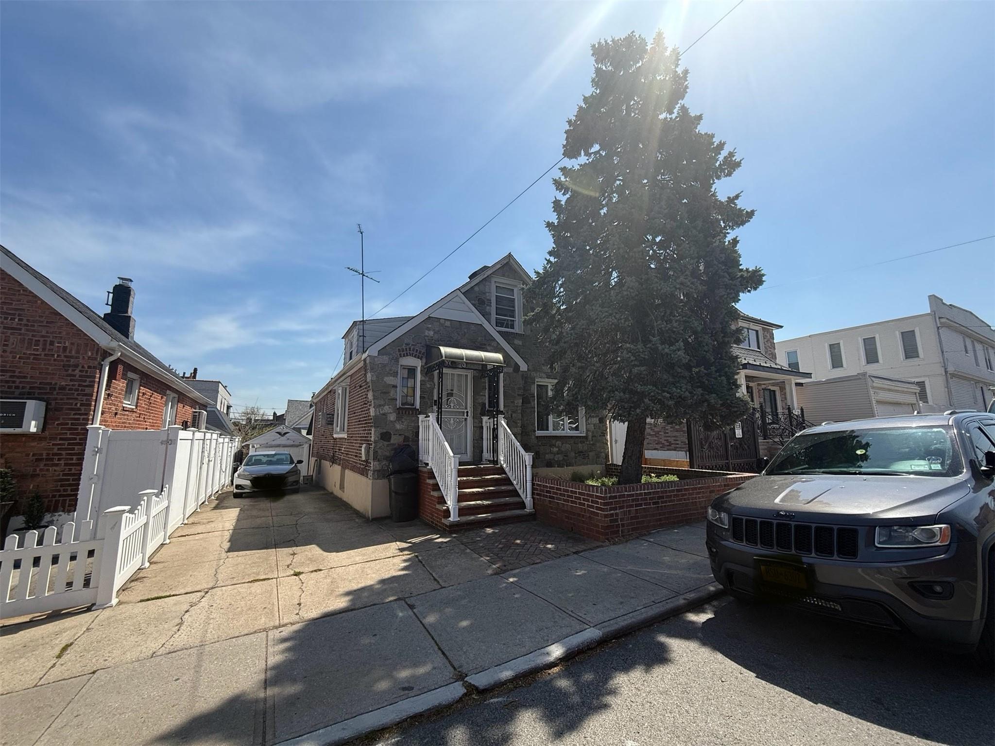 Single Family 80th  Queens, NY 11385, MLS-851875-2