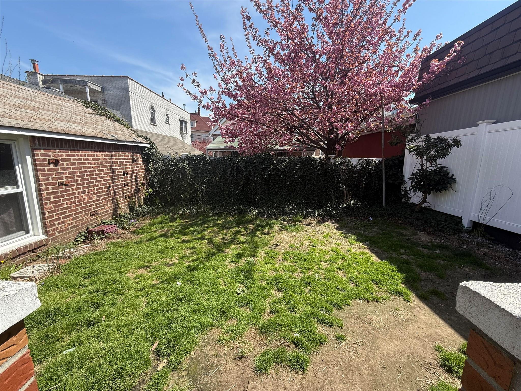Single Family 80th  Queens, NY 11385, MLS-851875-3