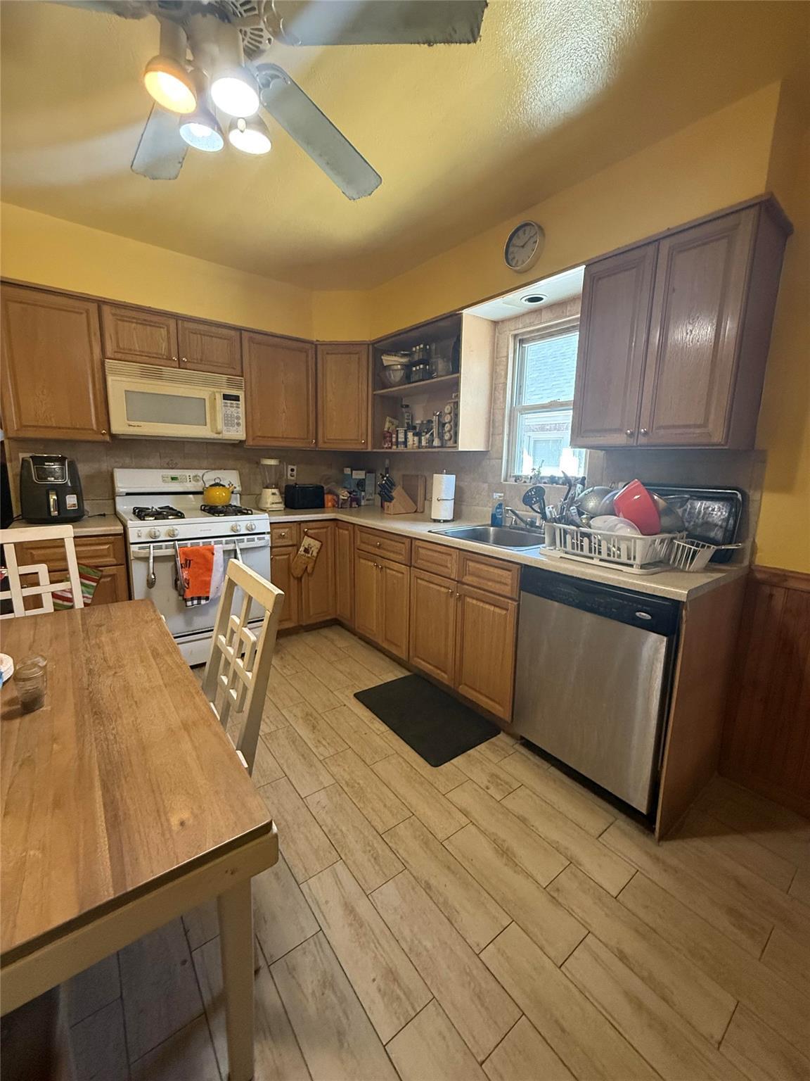 Single Family 80th  Queens, NY 11385, MLS-851875-7