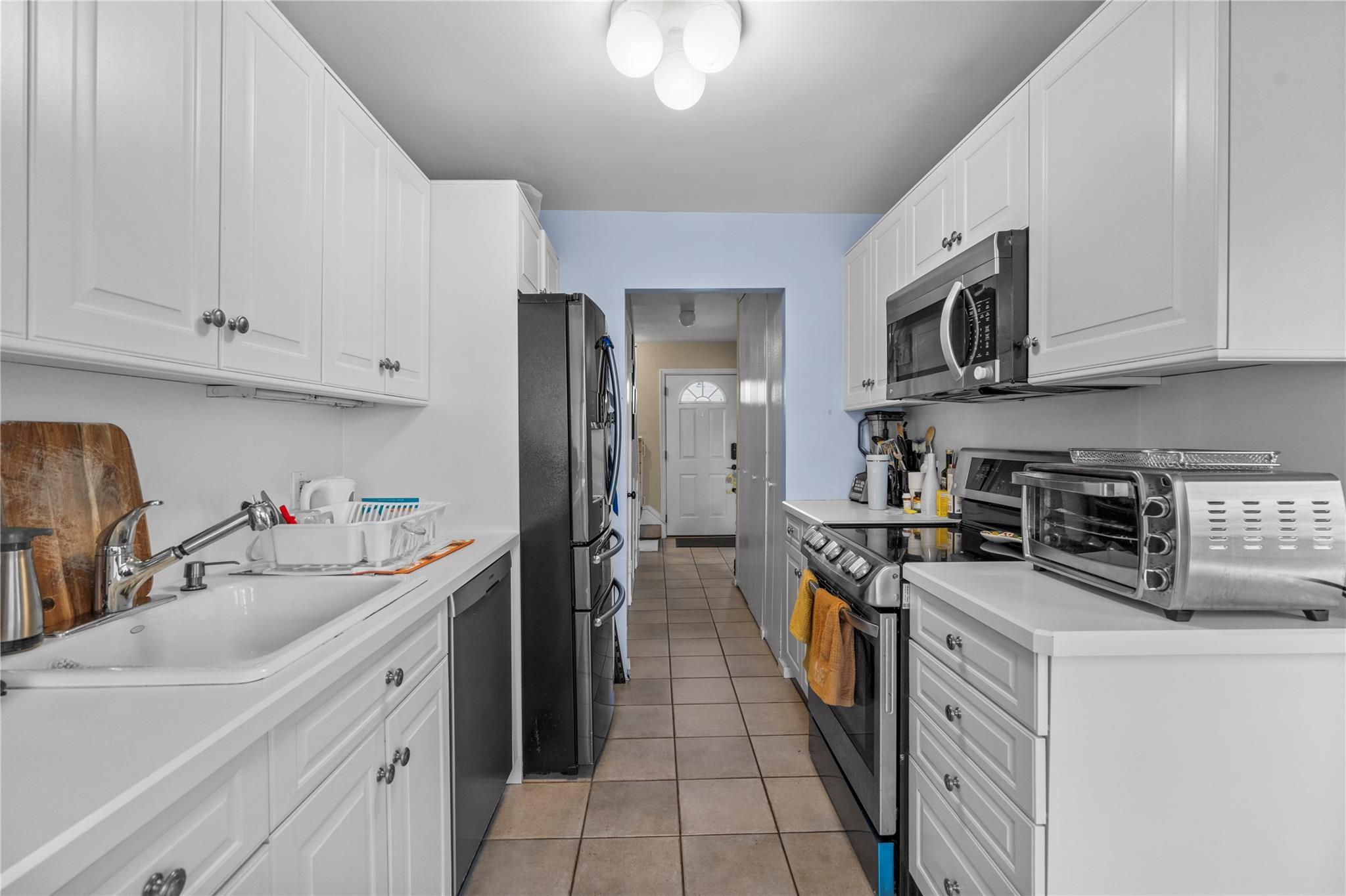 Single Family Round Hill Road  Westchester County, NY 10522, MLS-851878-10