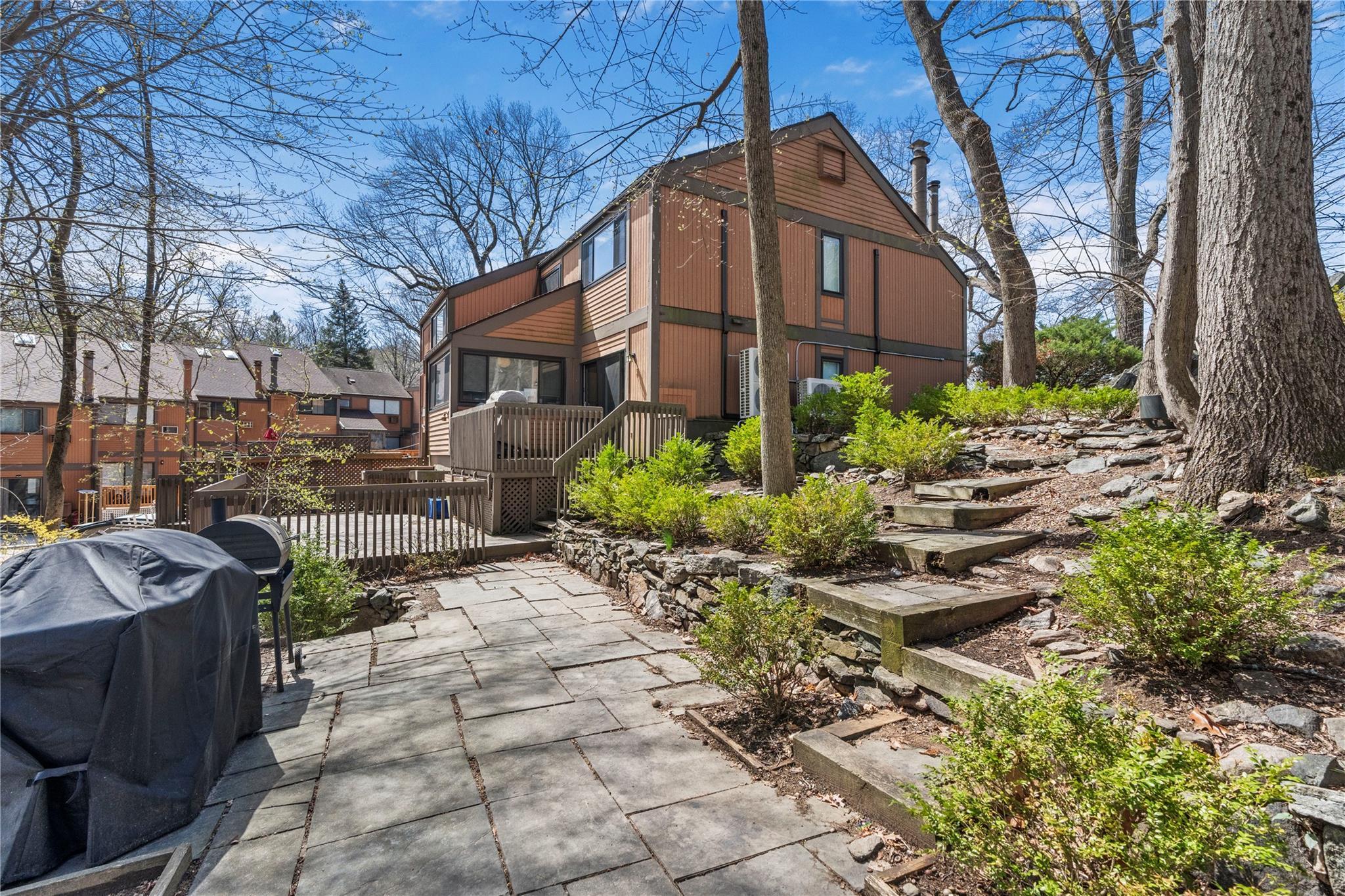 Single Family Round Hill Road  Westchester County, NY 10522, MLS-851878-18