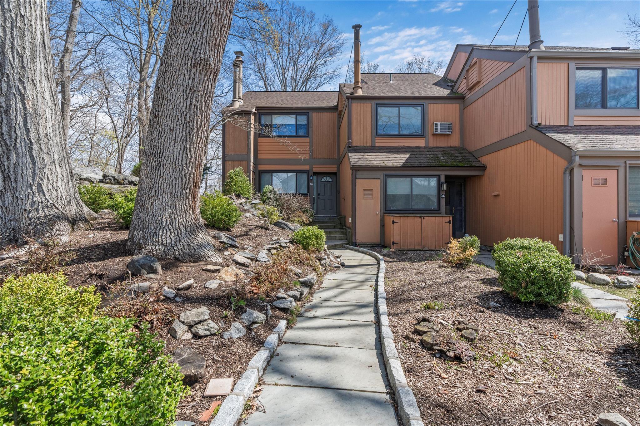 Single Family Round Hill Road  Westchester County, NY 10522, MLS-851878-2
