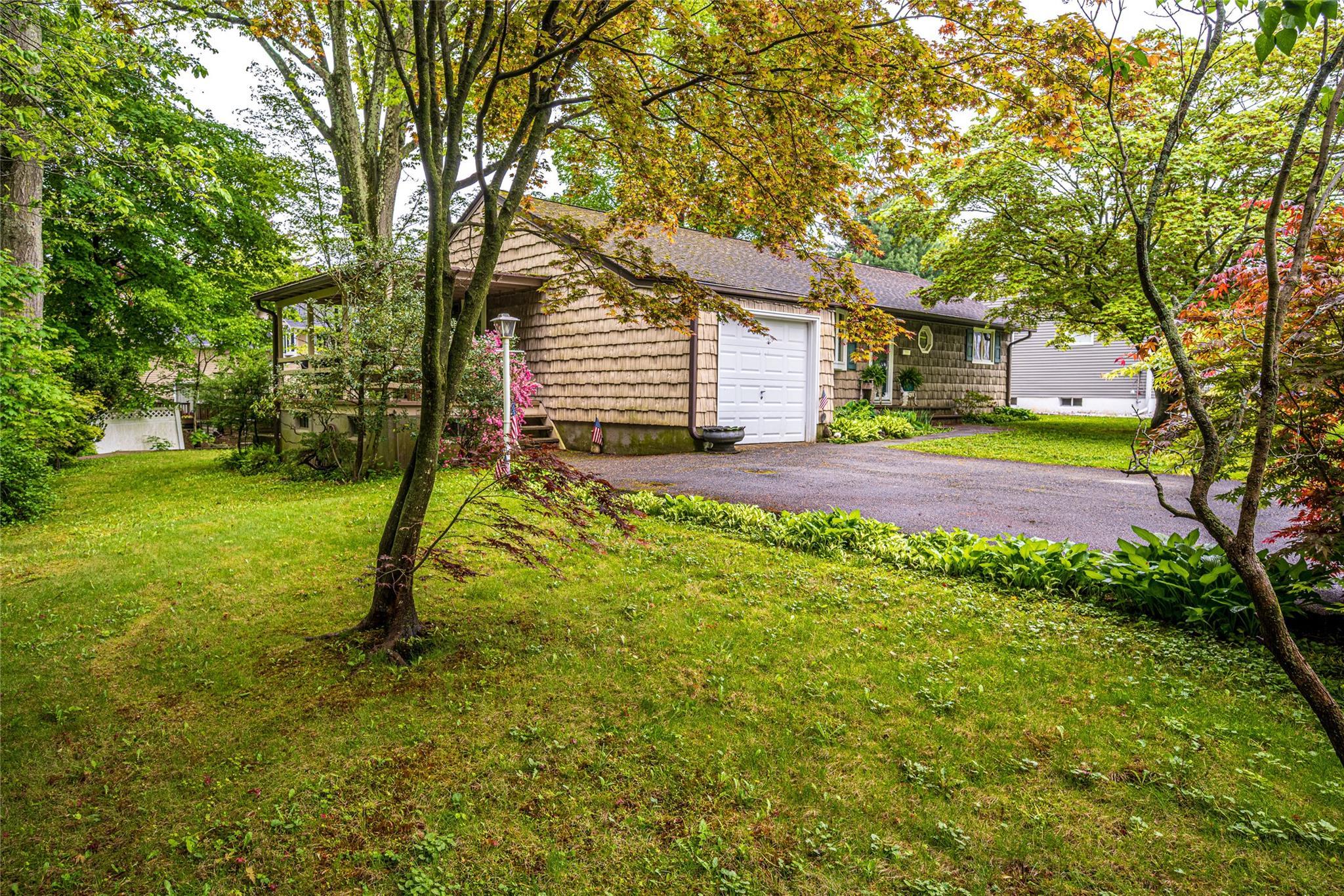 Single Family Briarbrook  Westchester County, NY 10562, MLS-851881-3