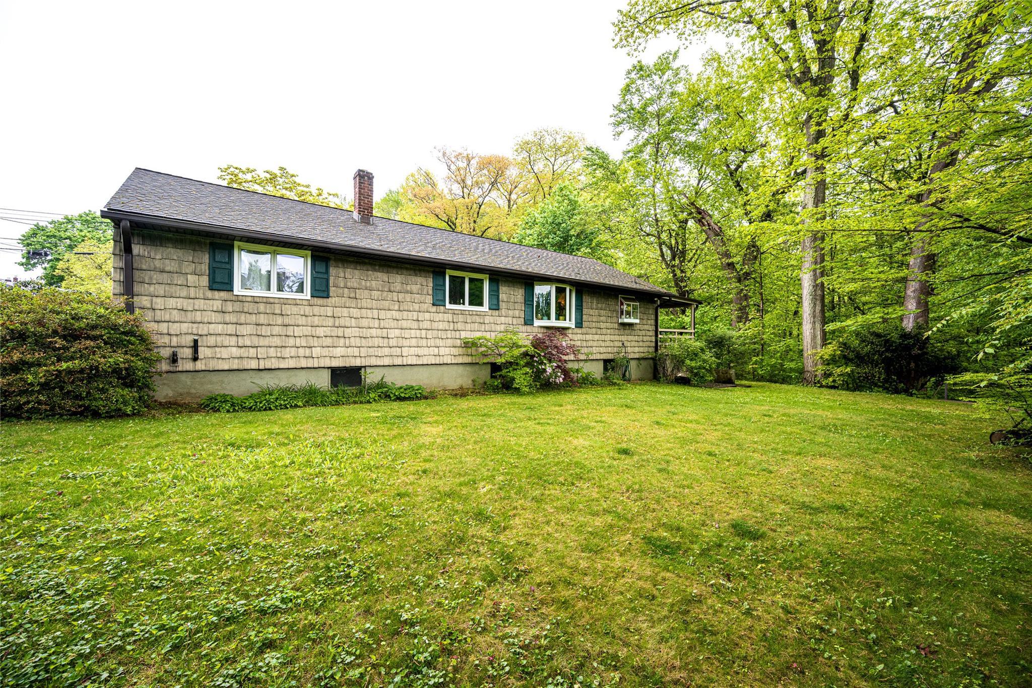 Single Family Briarbrook  Westchester County, NY 10562, MLS-851881-4