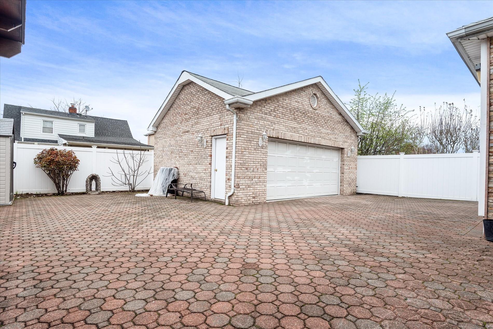 Single Family 85th  Queens, NY 11414, MLS-851894-26