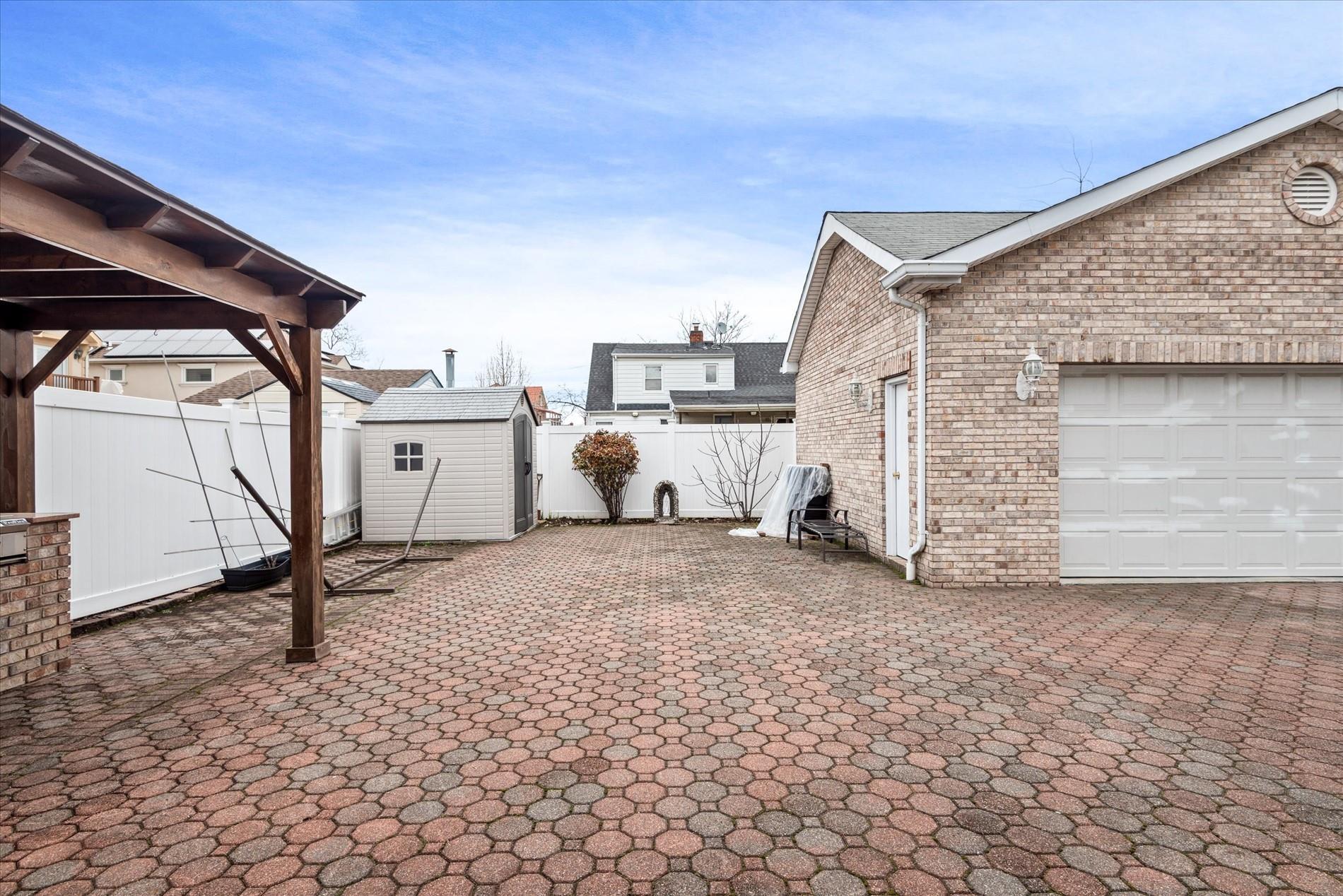 Single Family 85th  Queens, NY 11414, MLS-851894-27