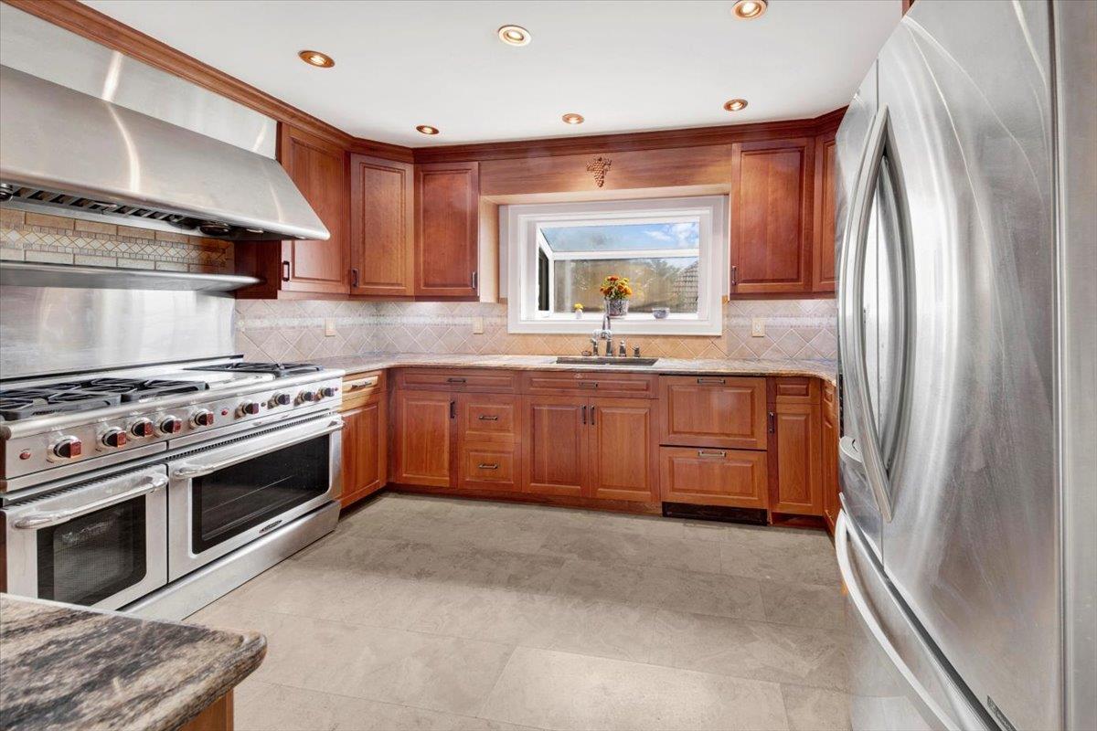 Single Family Pilgrim  Westchester County, NY 10710, MLS-851920-11
