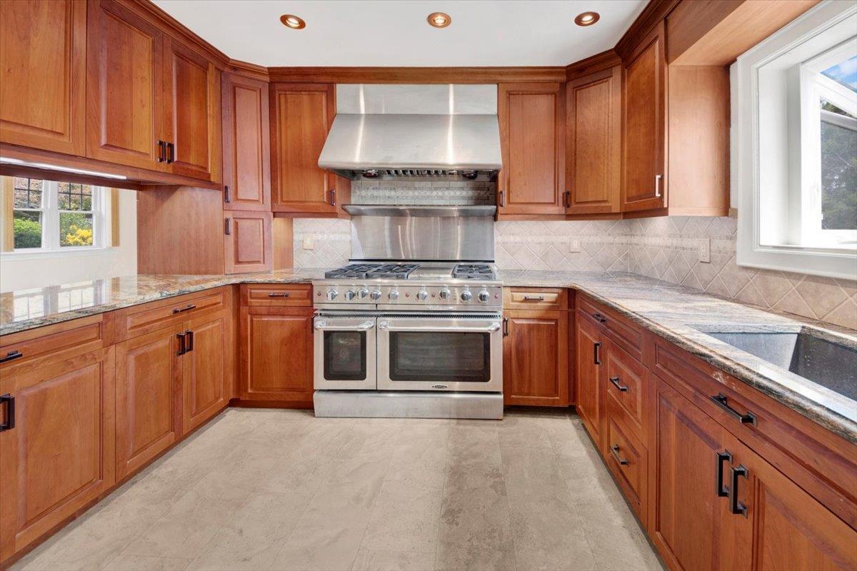 Single Family Pilgrim  Westchester County, NY 10710, MLS-851920-12