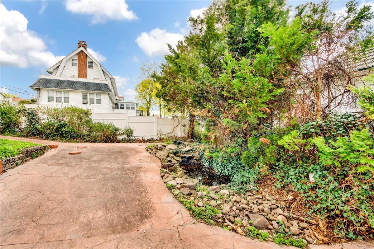 Single Family Pilgrim  Westchester County, NY 10710, MLS-851920-29