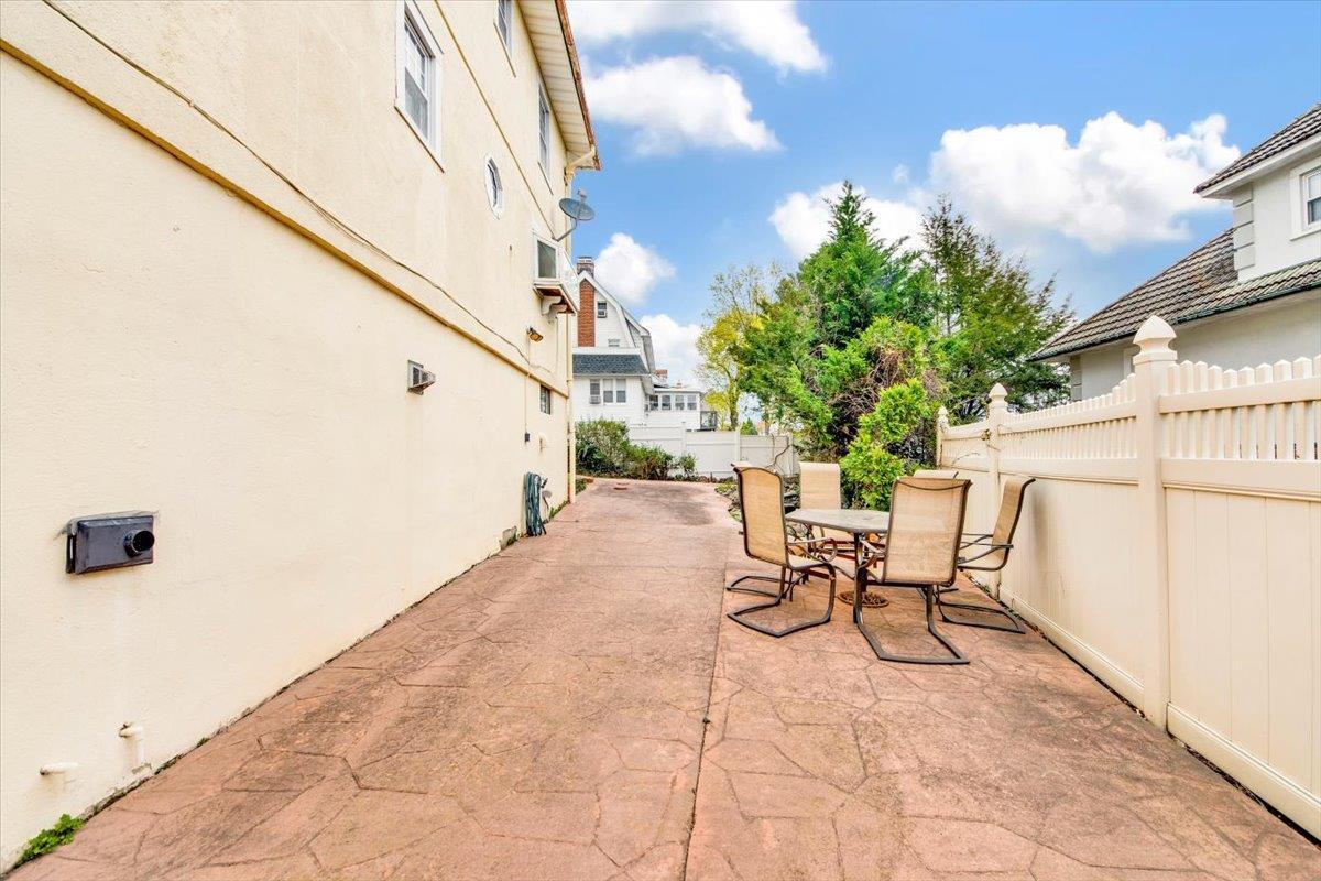 Single Family Pilgrim  Westchester County, NY 10710, MLS-851920-31