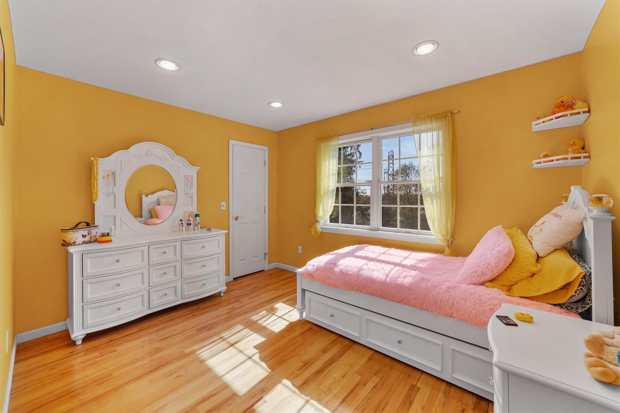 Single Family Sunset  Westchester County, NY 10598, MLS-851938-21