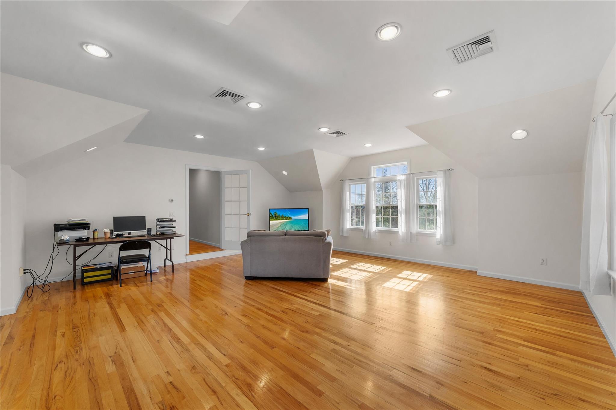 Single Family Sunset  Westchester County, NY 10598, MLS-851938-23