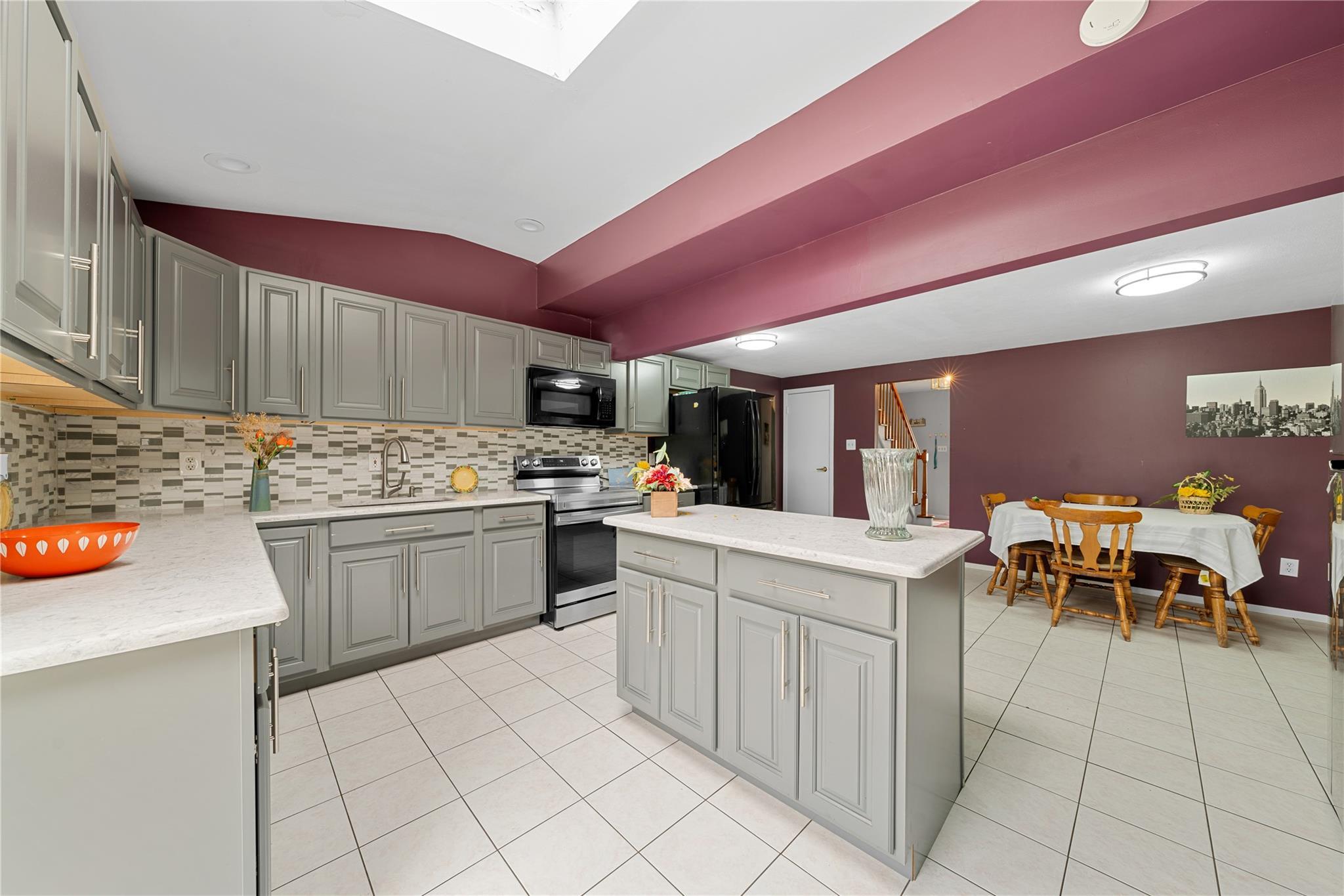 Single Family Brookfield  Suffolk County, NY 11720, MLS-851957-12
