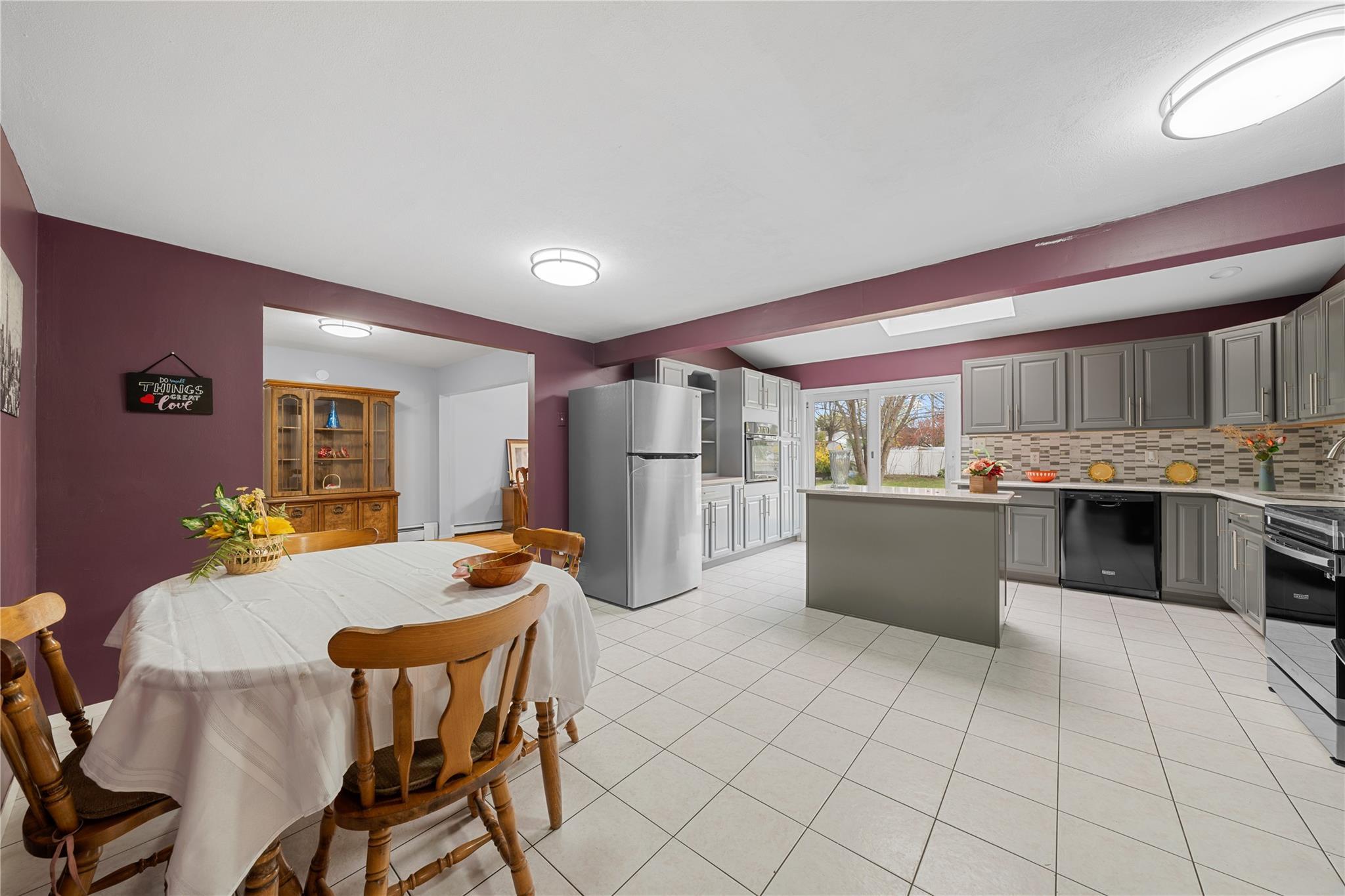 Single Family Brookfield  Suffolk County, NY 11720, MLS-851957-8