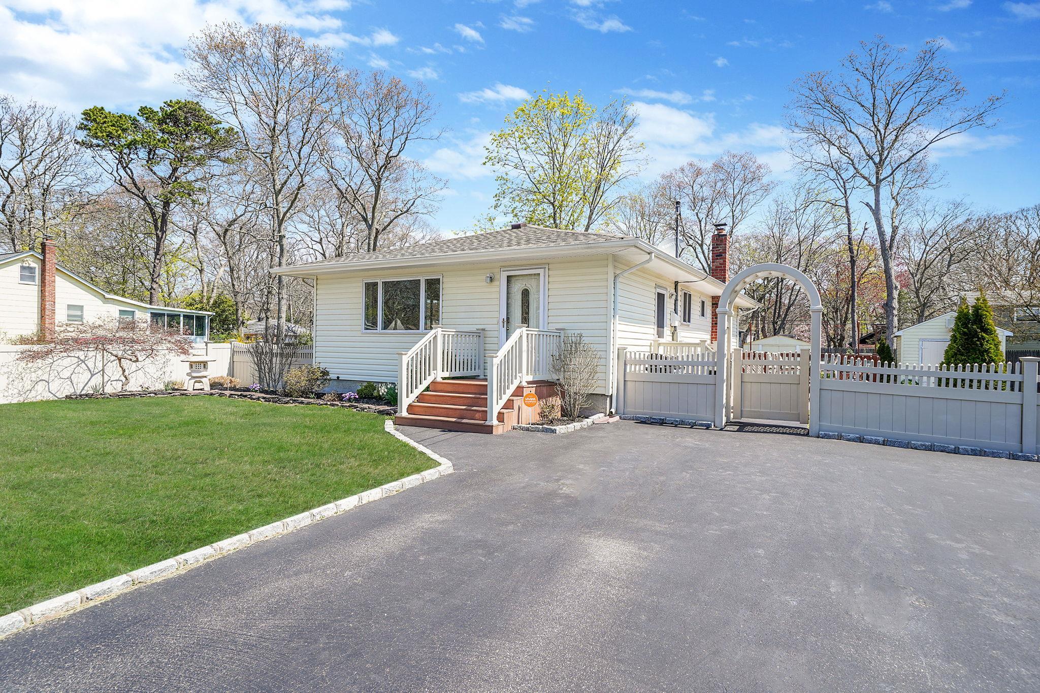 Single Family Alder  Suffolk County, NY 11951, MLS-851961-2