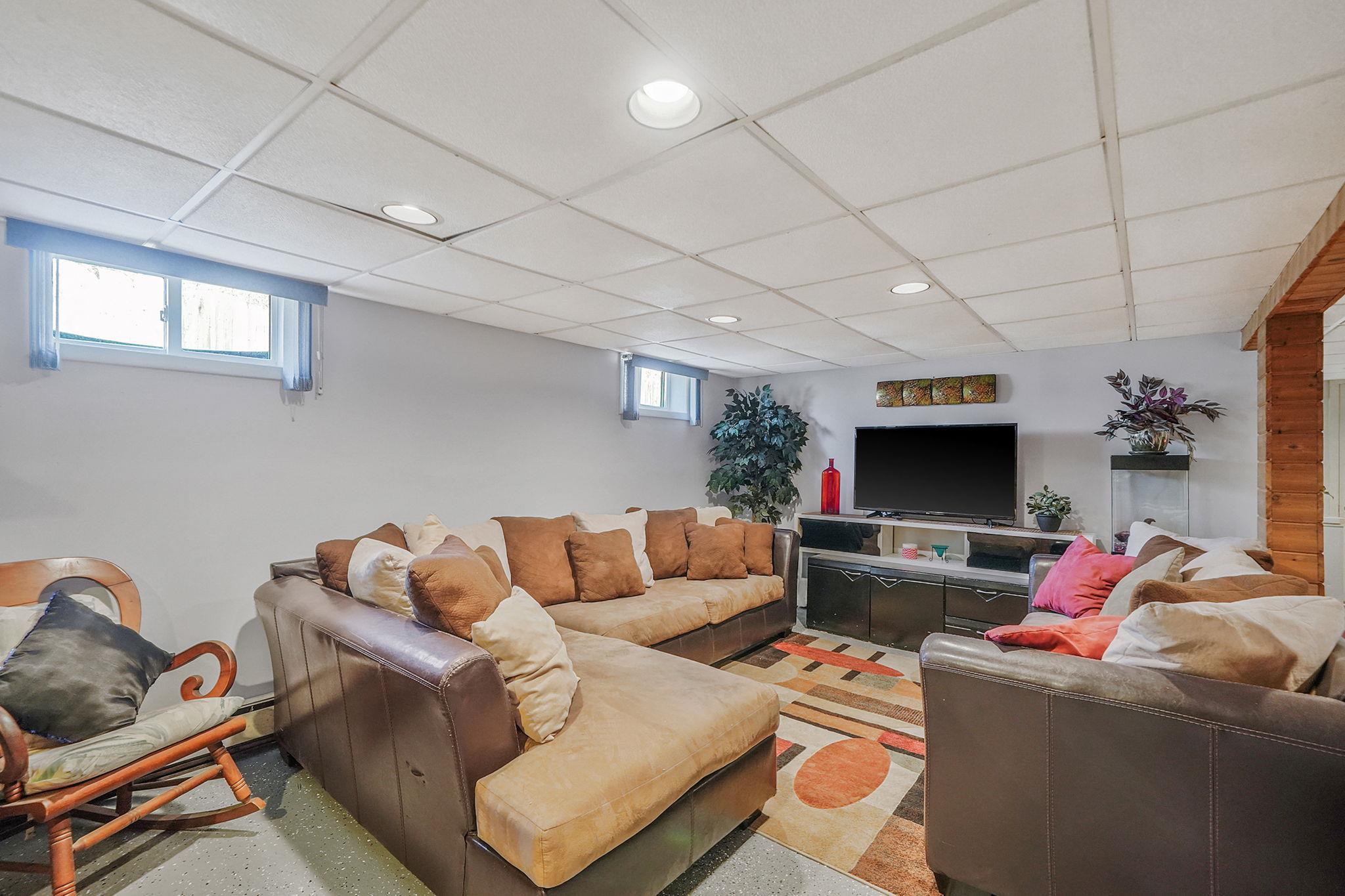 Single Family Alder  Suffolk County, NY 11951, MLS-851961-27