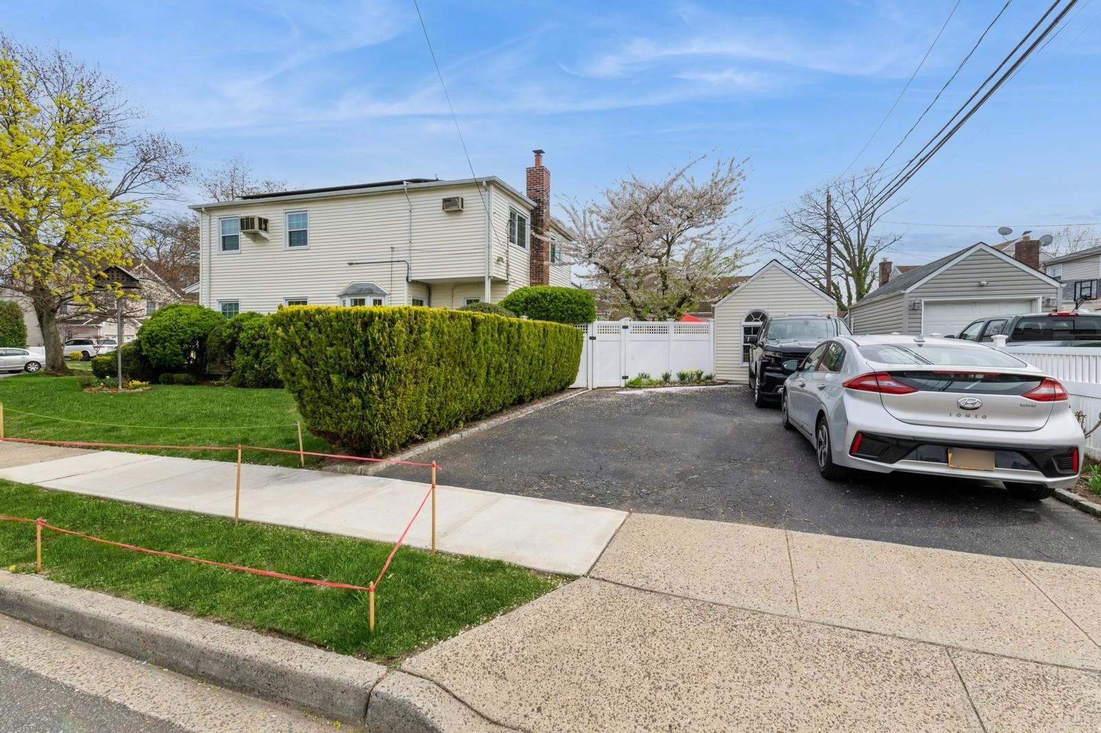 Single Family Stuart  Nassau County, NY 11581, MLS-851993-3