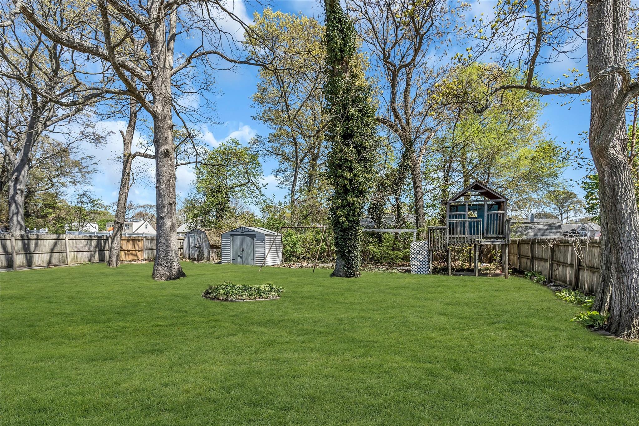 Single Family Noel  Suffolk County, NY 11720, MLS-852005-23