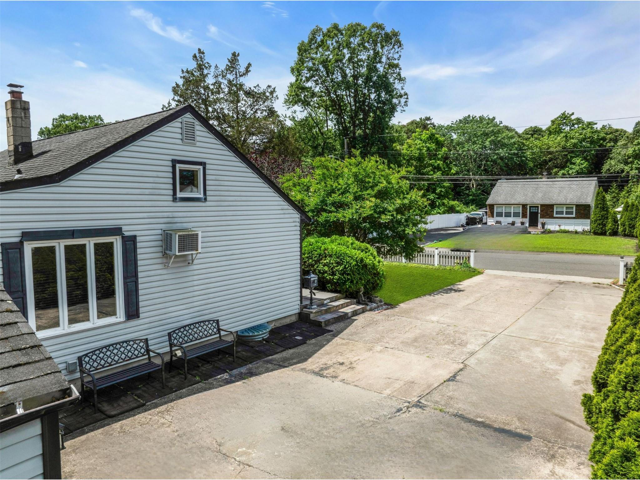 Single Family Noel  Suffolk County, NY 11720, MLS-852005-26