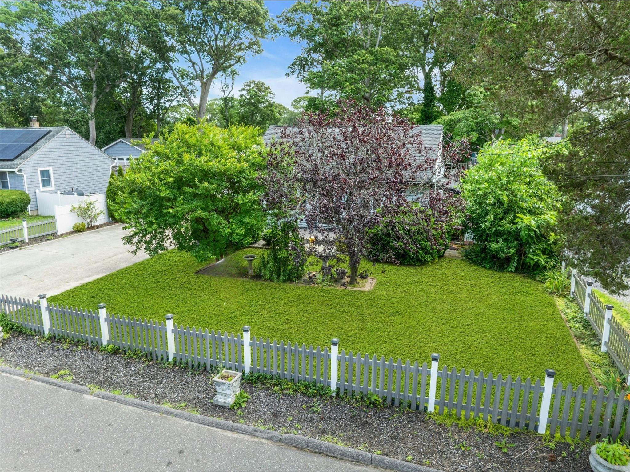 Single Family Noel  Suffolk County, NY 11720, MLS-852005-27