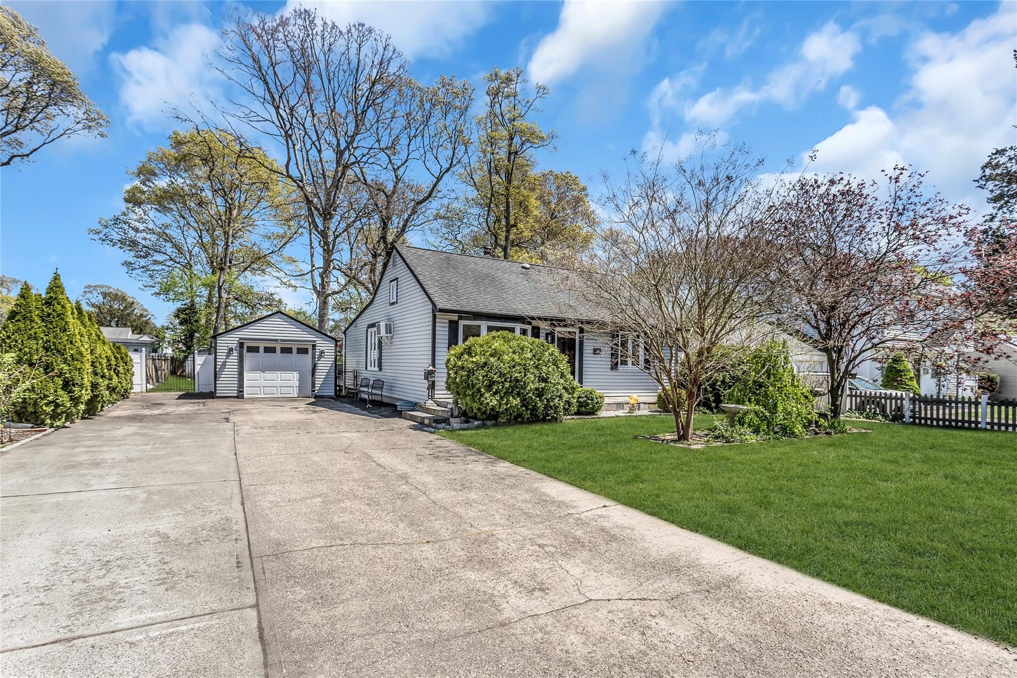 Single Family Noel  Suffolk County, NY 11720, MLS-852005-3
