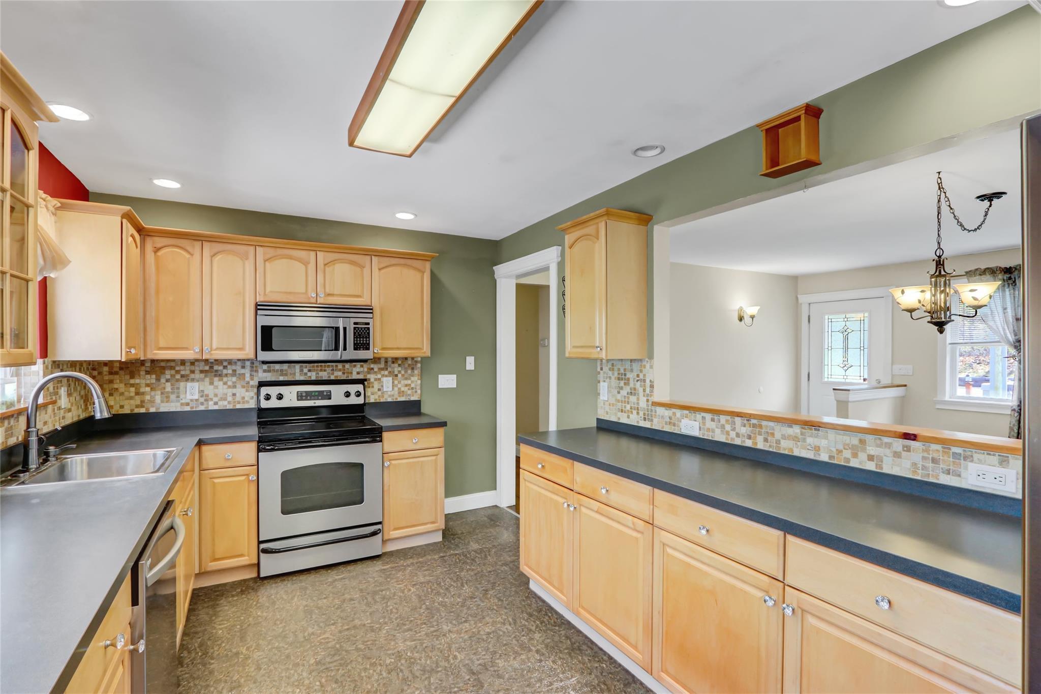 Single Family Fisk  Suffolk County, NY 11742, MLS-852015-10