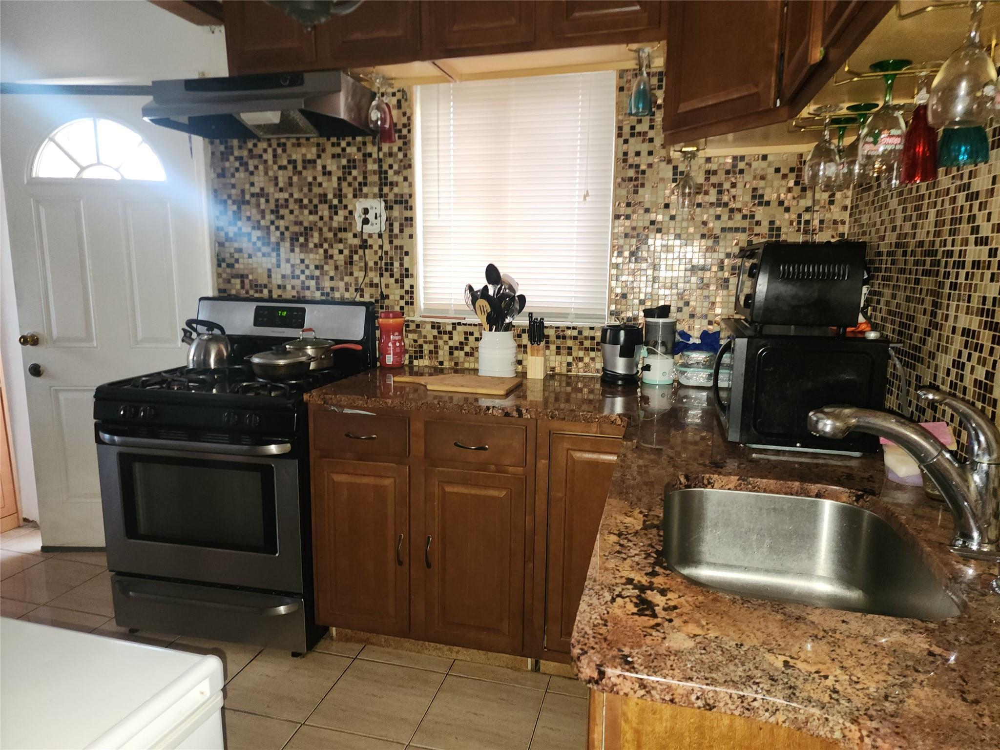 Single Family Francis Lewis  Queens, NY 11411, MLS-852026-5