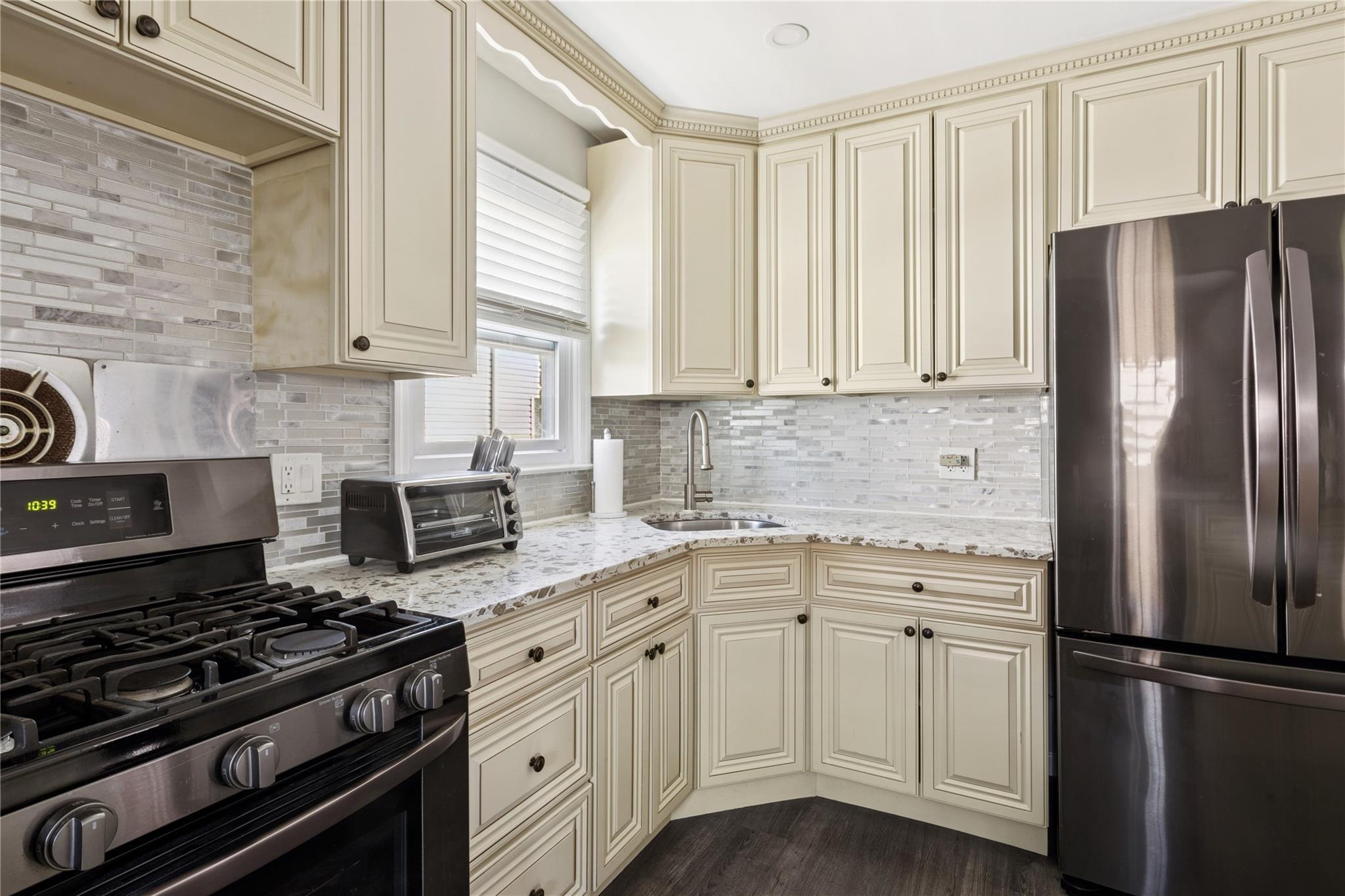 Single Family 10th  Nassau County, NY 11040, MLS-852042-15