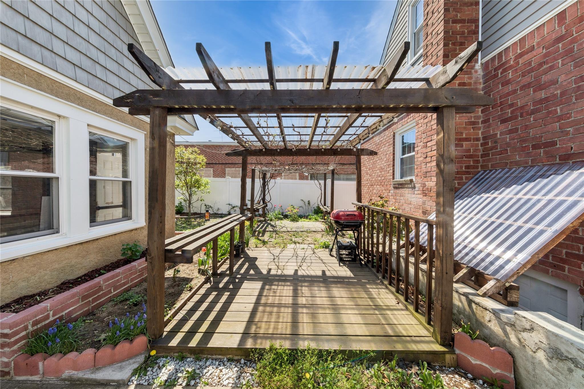 Single Family 10th  Nassau County, NY 11040, MLS-852042-38