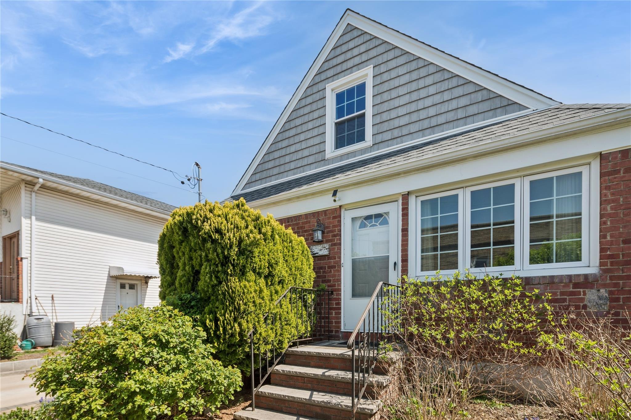 Single Family 10th  Nassau County, NY 11040, MLS-852042-49