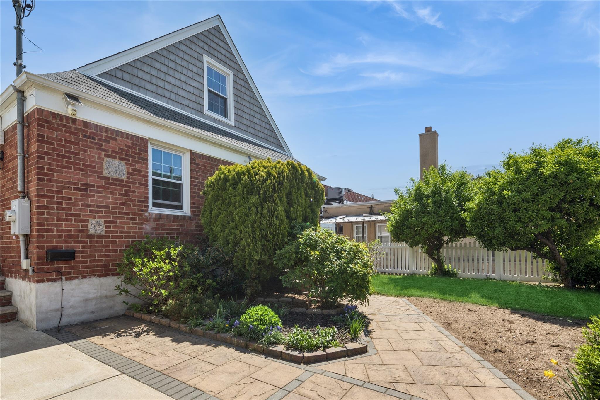 Single Family 10th  Nassau County, NY 11040, MLS-852042-50