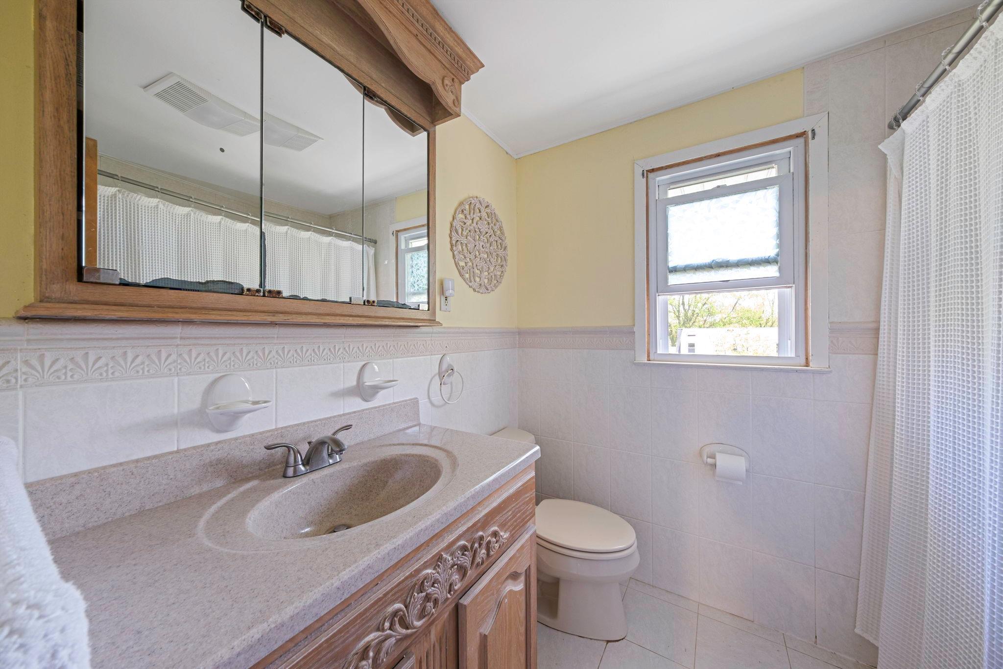 Single Family Hedge  Suffolk County, NY 11720, MLS-852055-15