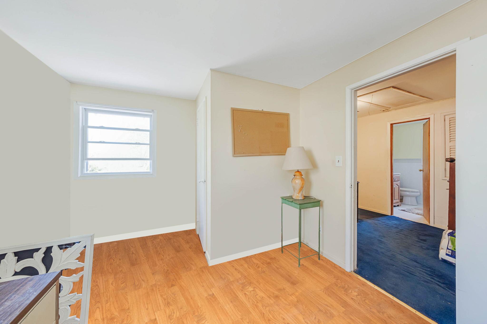 Single Family Hedge  Suffolk County, NY 11720, MLS-852055-16