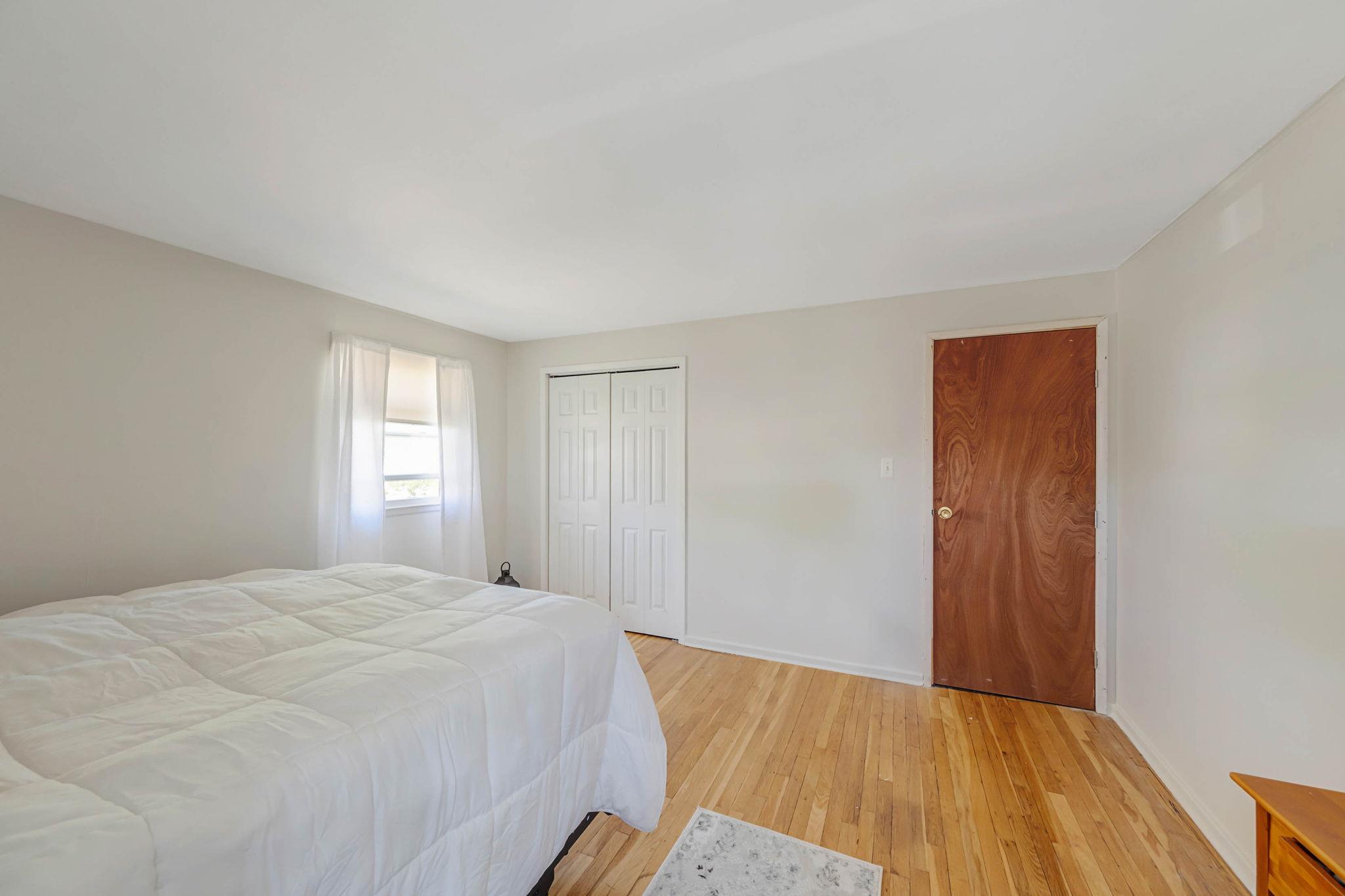Single Family Hedge  Suffolk County, NY 11720, MLS-852055-18