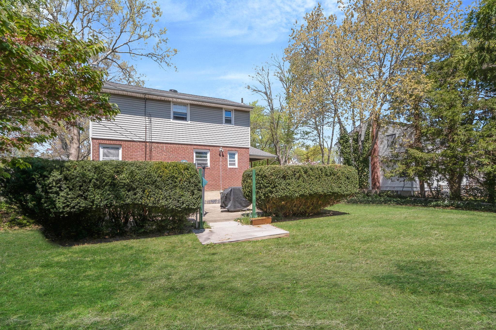 Single Family Hedge  Suffolk County, NY 11720, MLS-852055-22